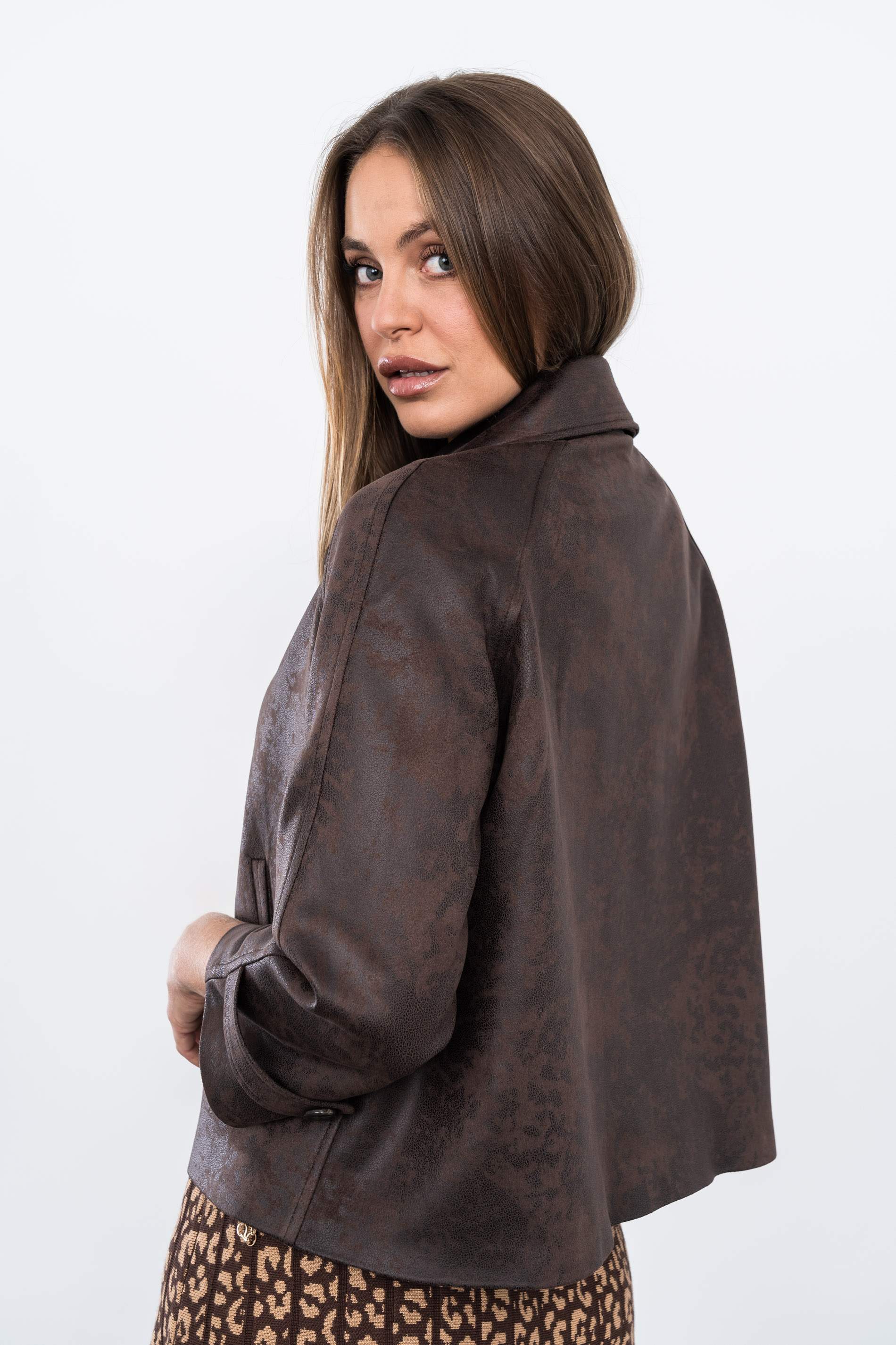 CHAQUETA POLIPIEL BOTONES MARRÓN