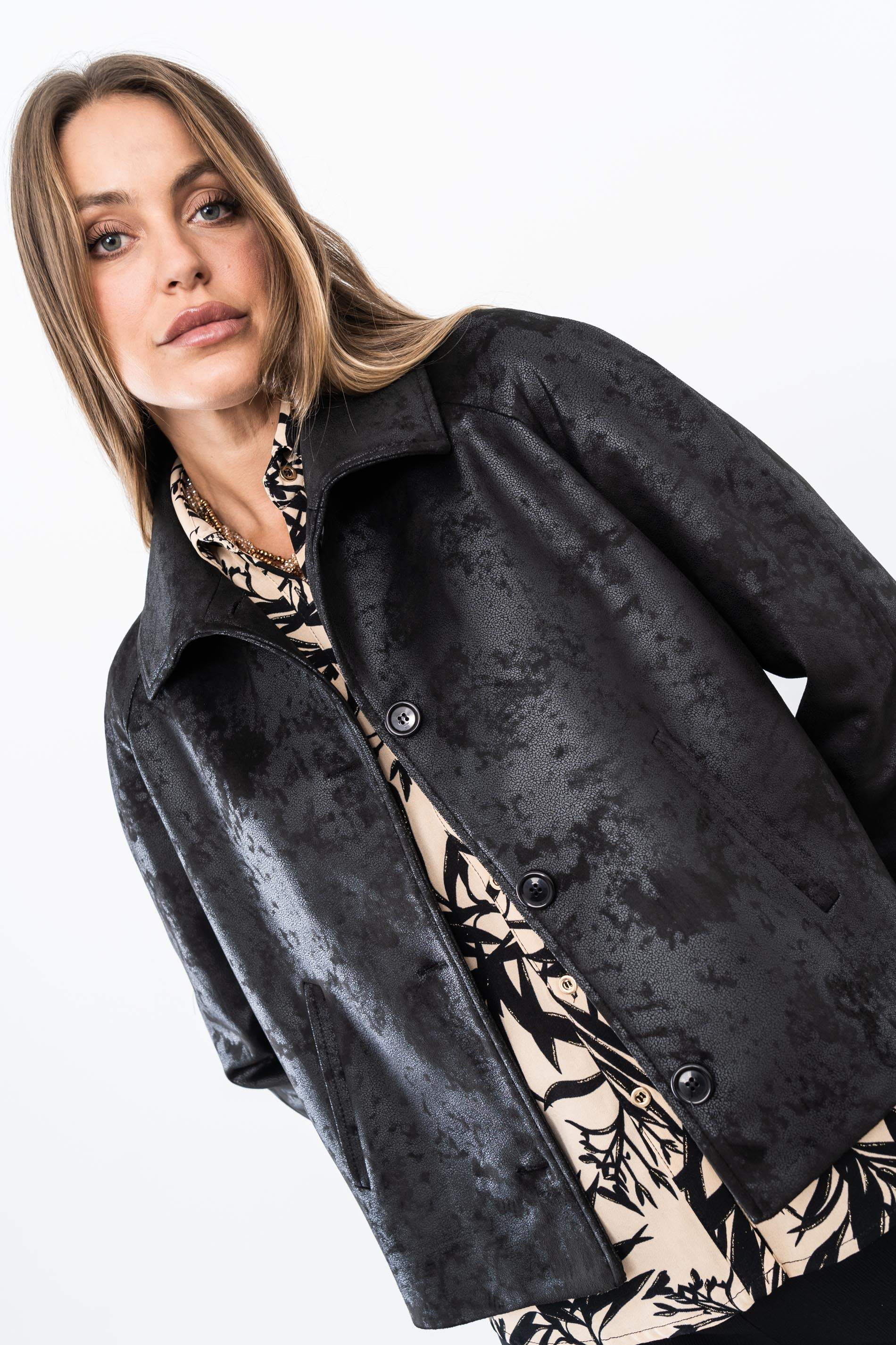 CHAQUETA POLIPIEL BOTONES NEGRO