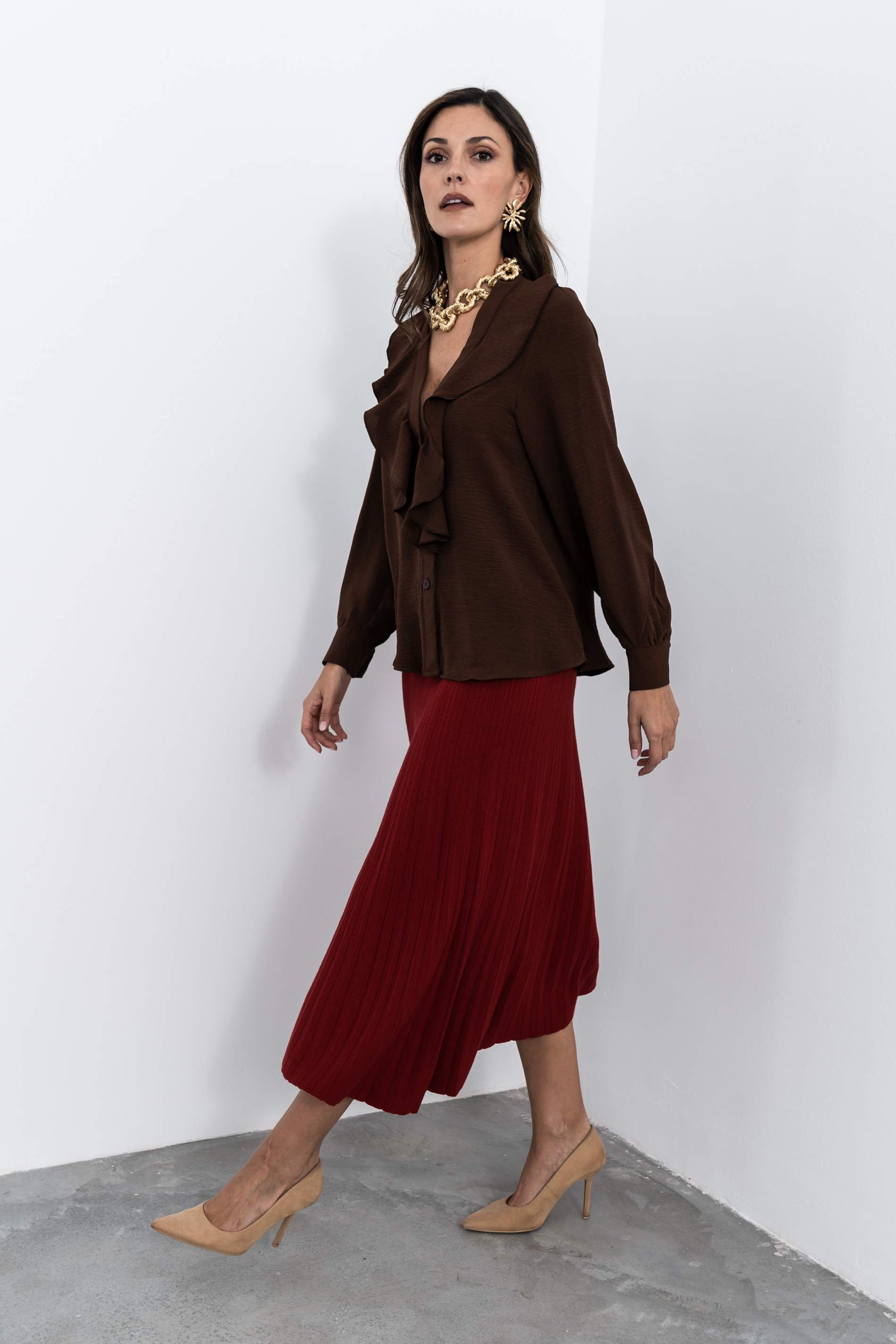 BLUSA VOLANTE MANGA LARGA CHOCOLATE