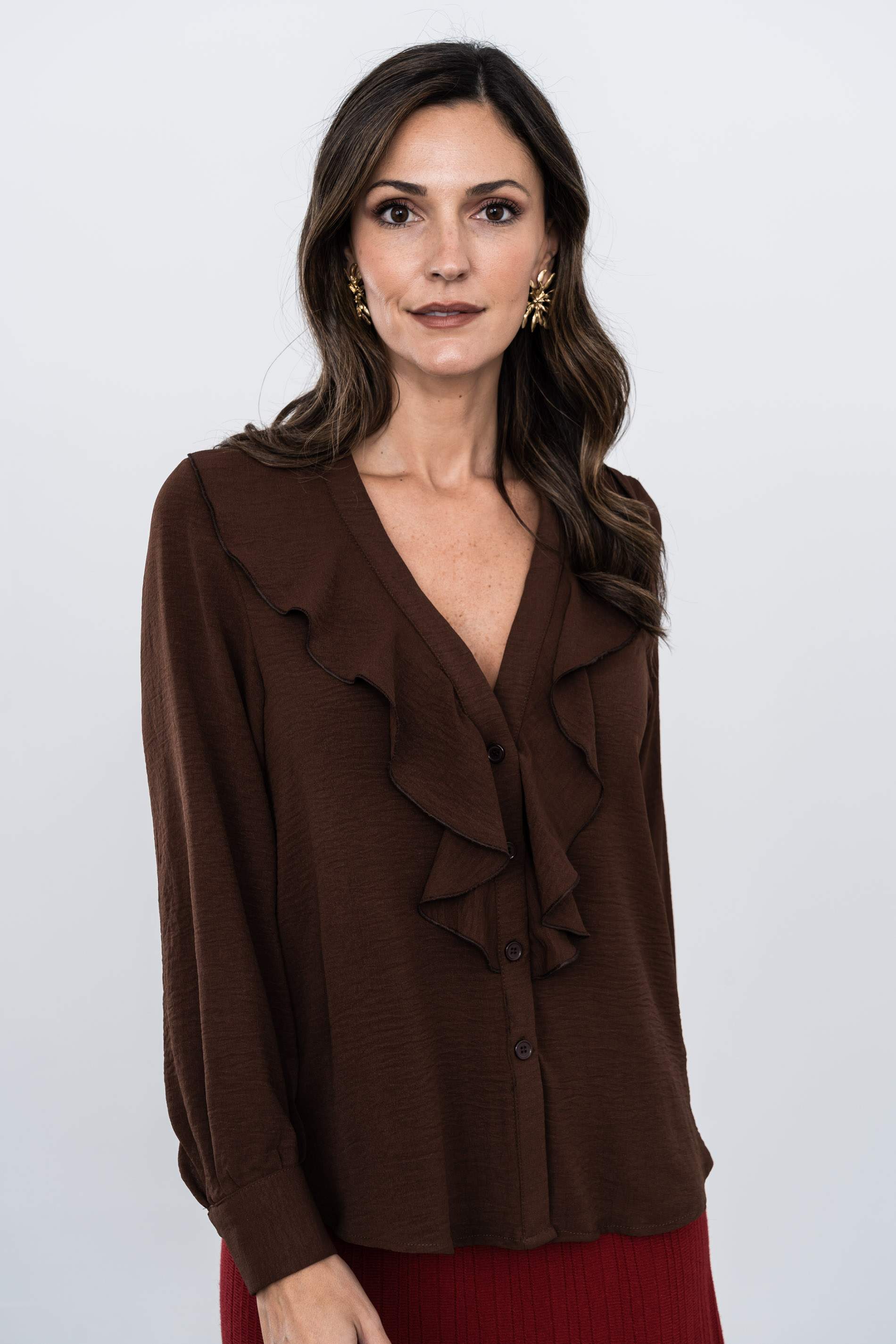 BLUSA VOLANTE MANGA LARGA CHOCOLATE