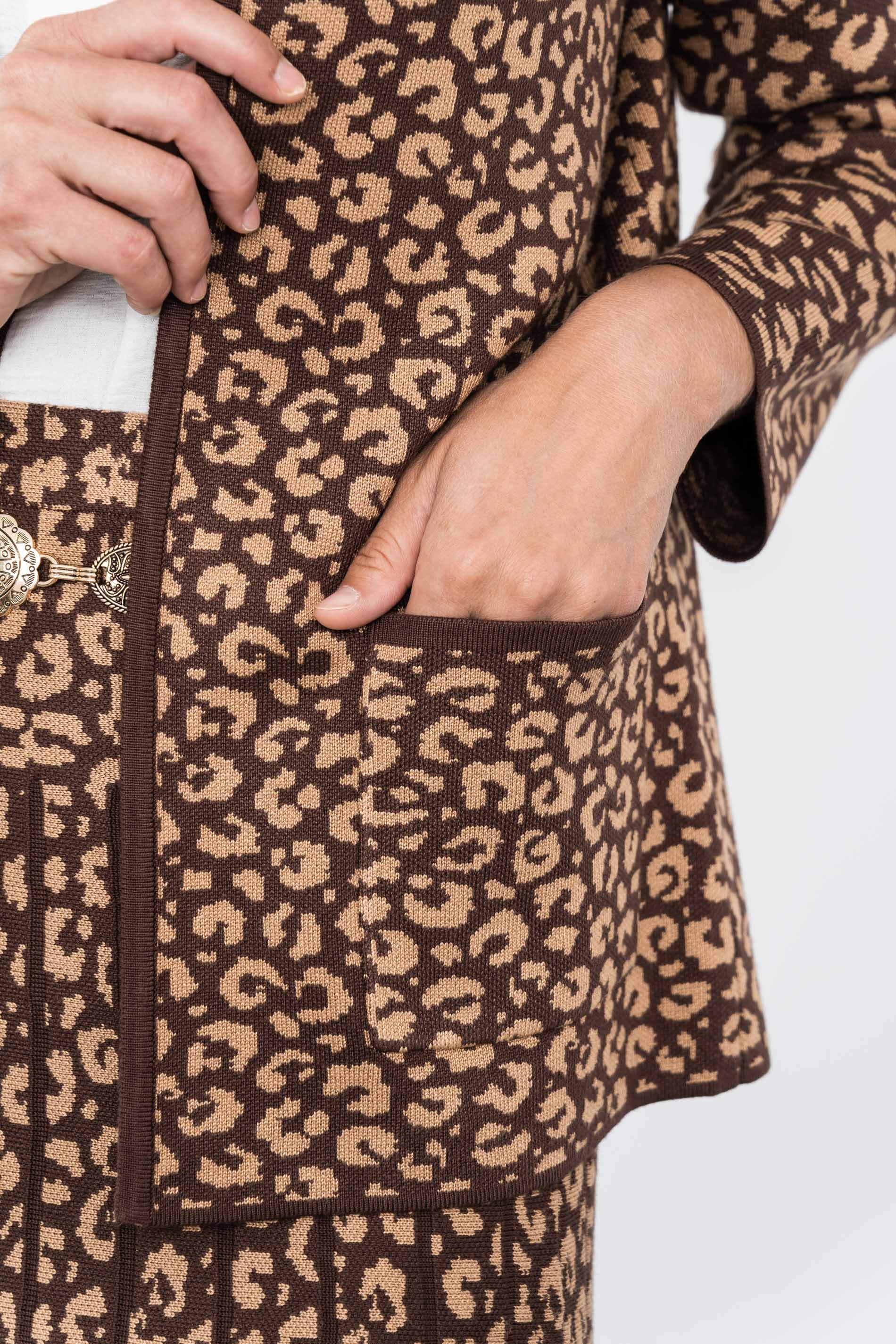CHAQUETA MANCHAS MARRÓN