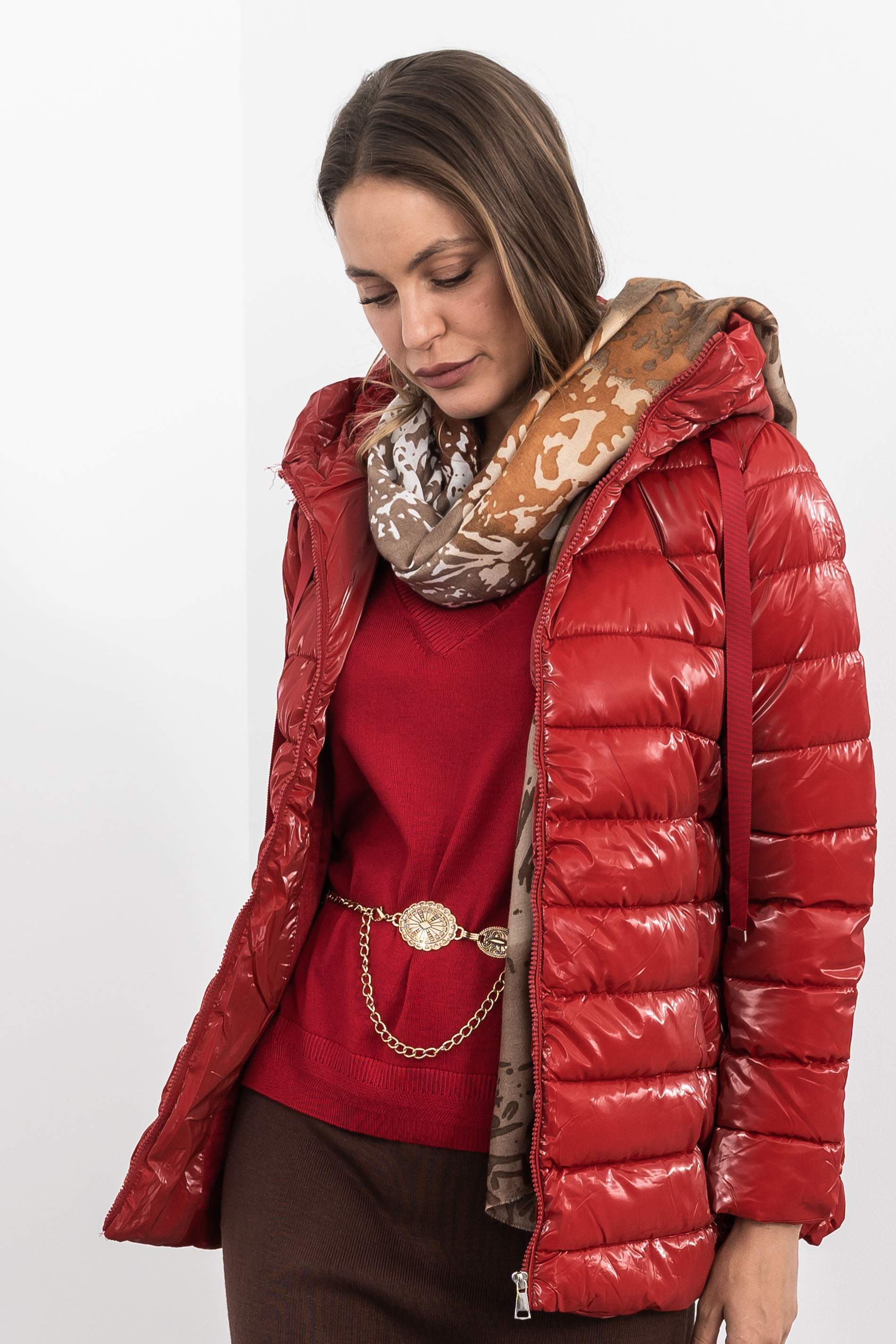 JERSEY CUELLO PICO DETALLE ROJO