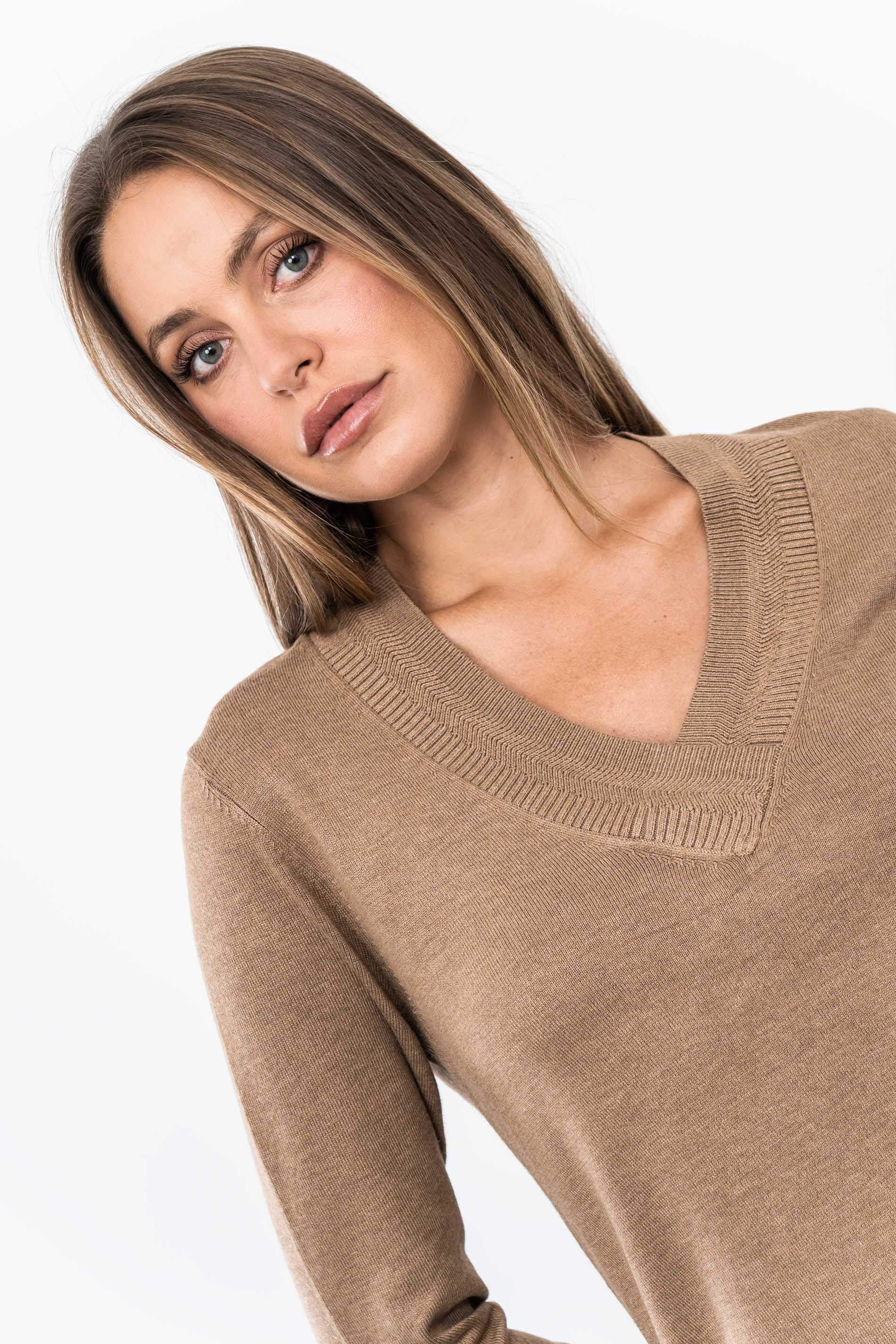 JERSEY CUELLO PICO DETALLE TAUPE
