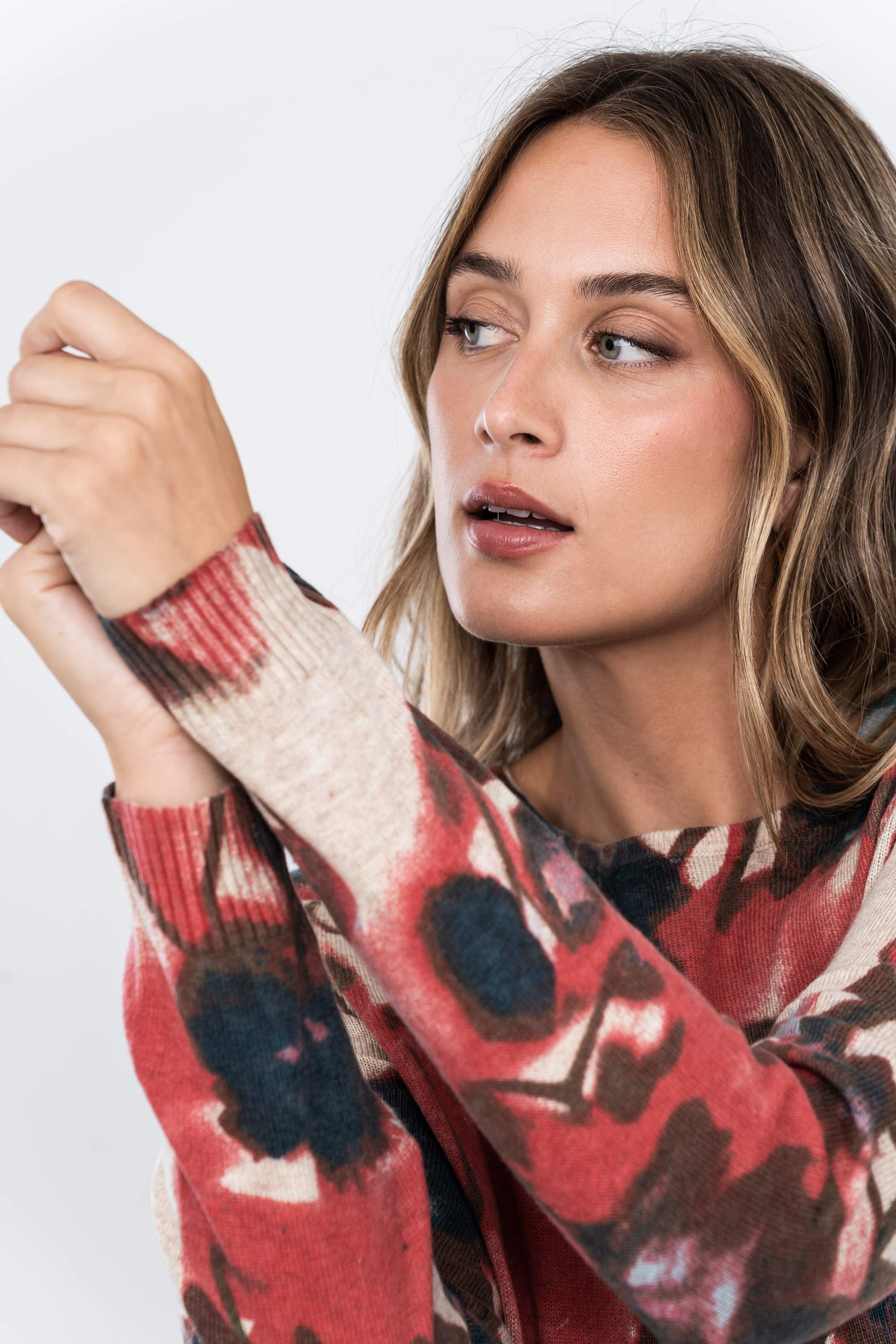 JERSEY ESTAMPADO FLORAL BURDEOS