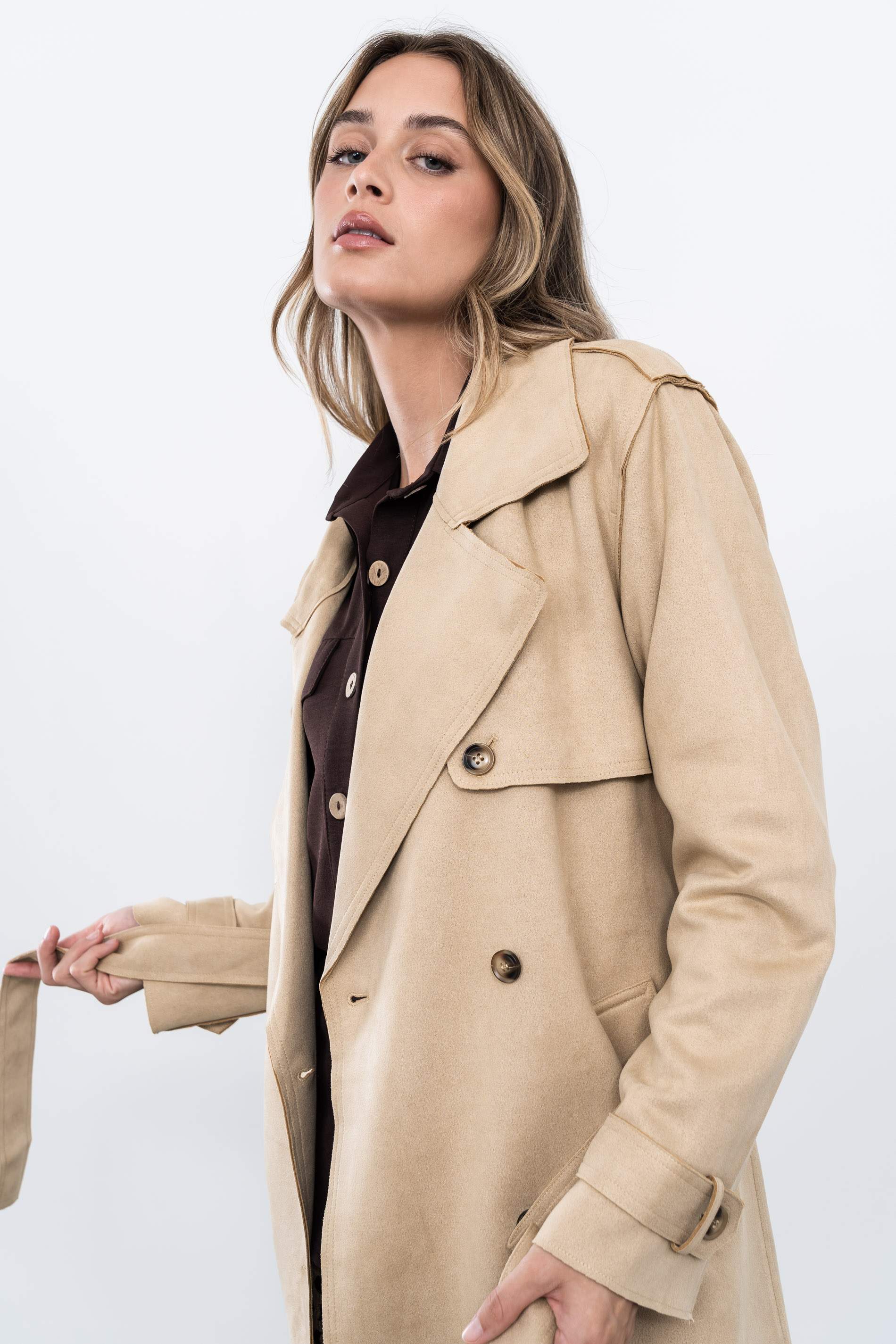 GABARDINA CORTA EFECTO ANTE BEIGE