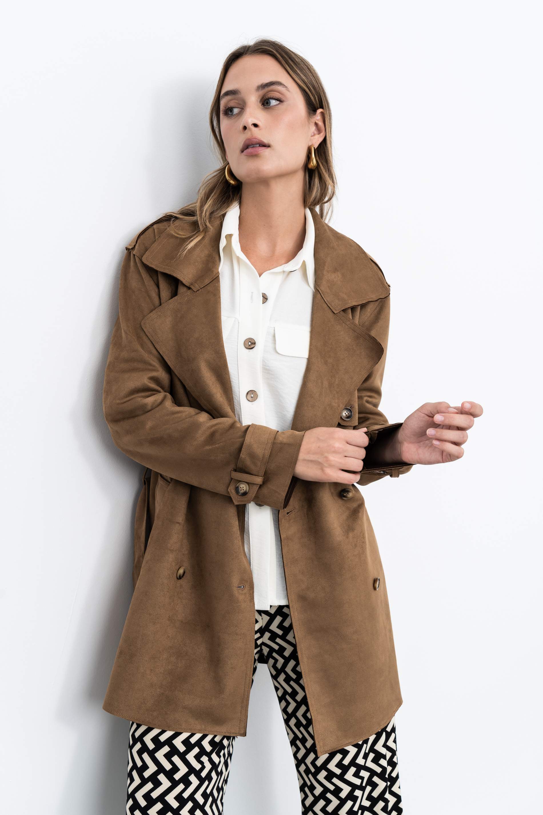 GABARDINA CORTA EFECTO ANTE CAMEL