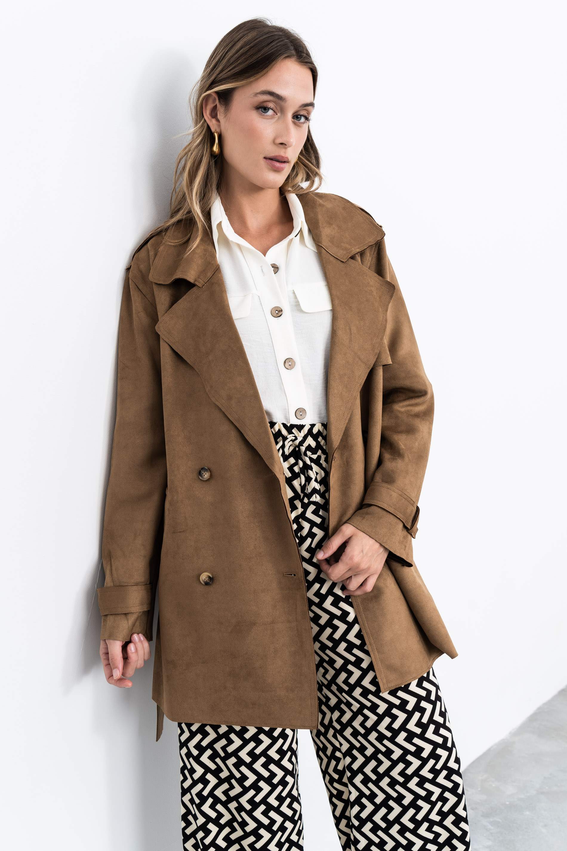 GABARDINA CORTA EFECTO ANTE CAMEL