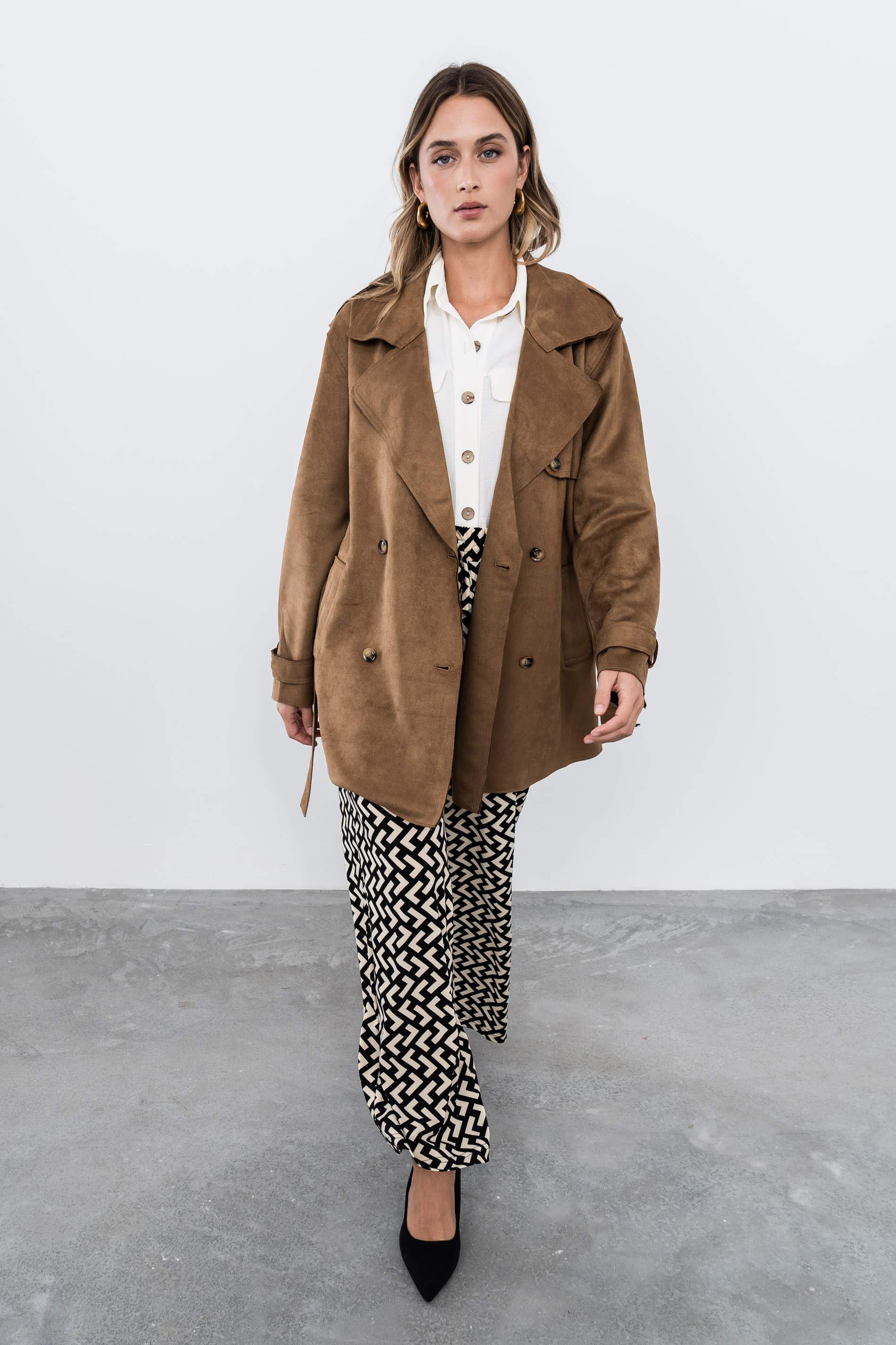 GABARDINA CORTA EFECTO ANTE CAMEL
