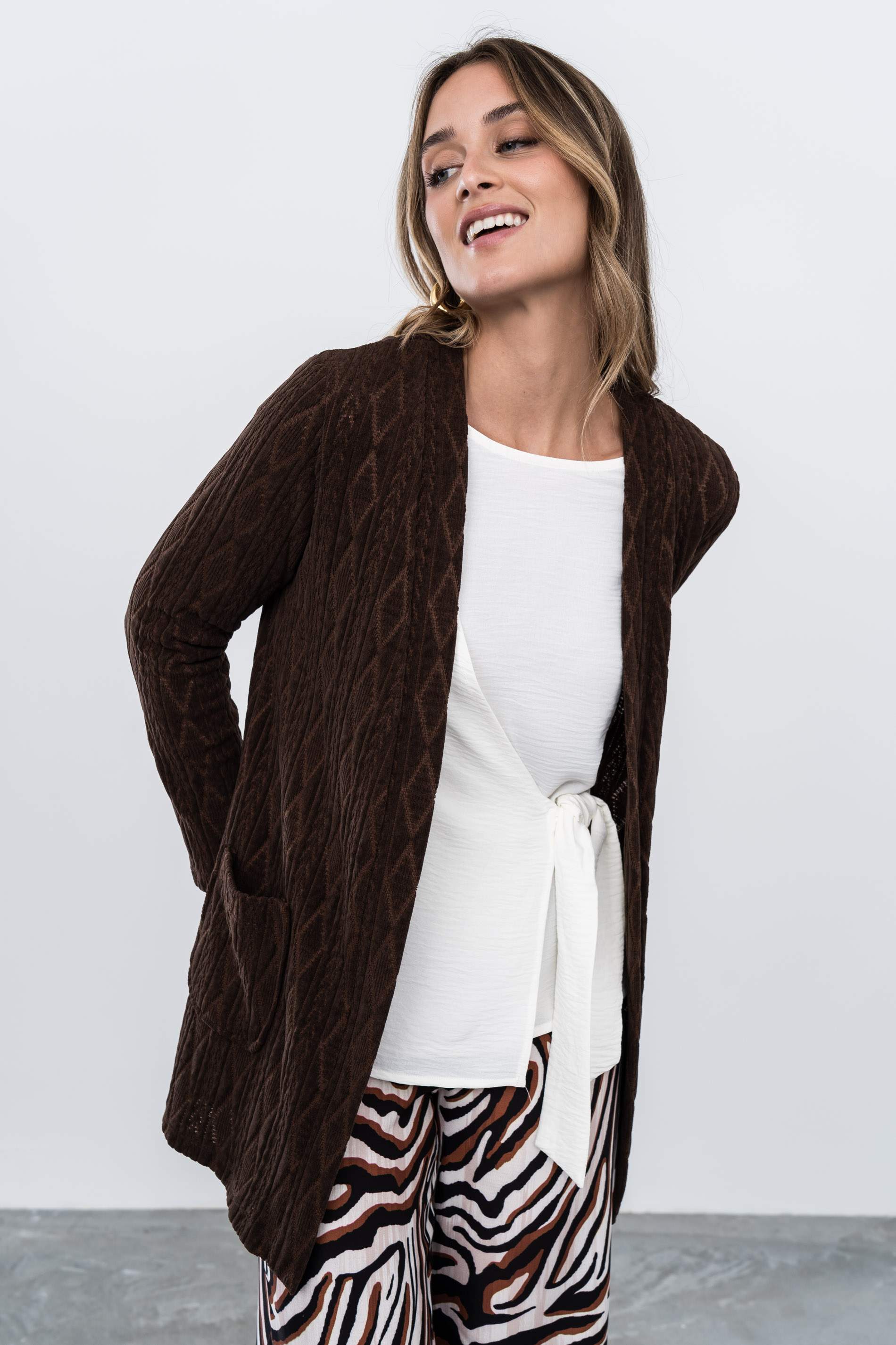 CHAQUETA PUNTO ROMBO CHOCOLATE