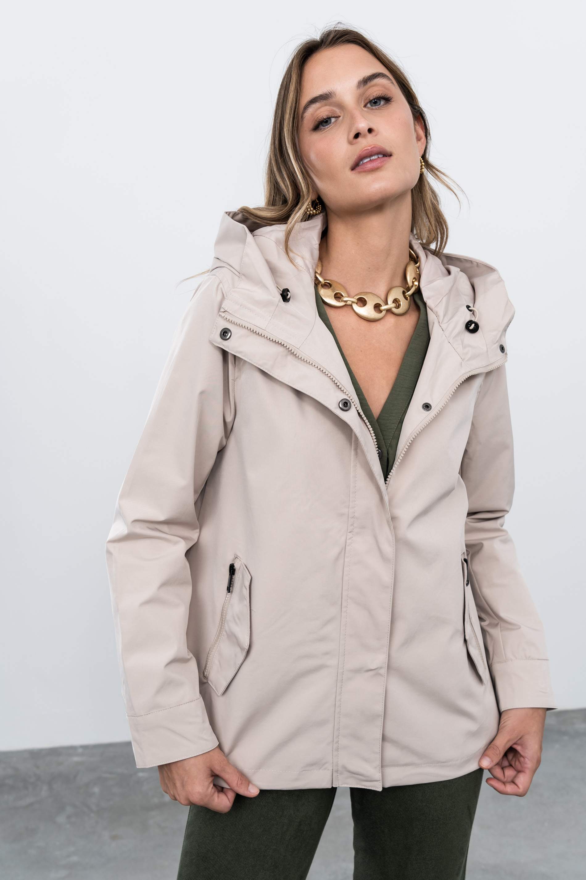 CORTAVIENTOS EVASÉ CREMALLERA BEIGE