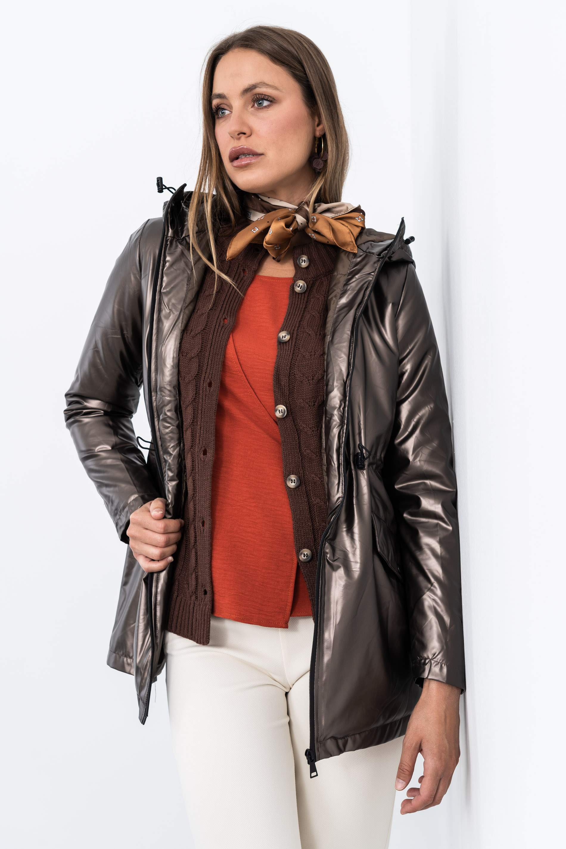 PARKA METALIZADA BOLSILLOS MARRÓN
