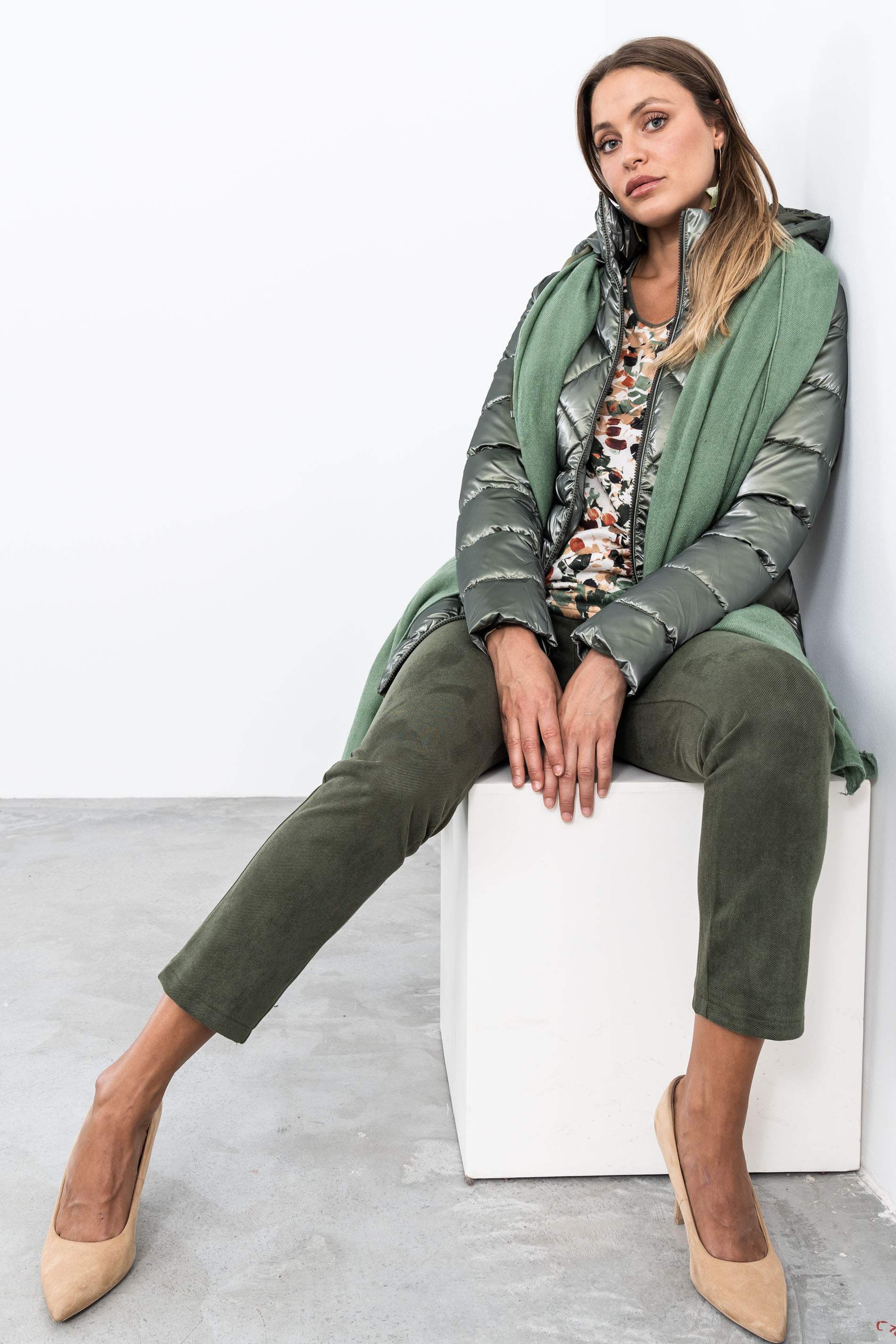 PARKA PESPUNTES COMBINADOS KAKI