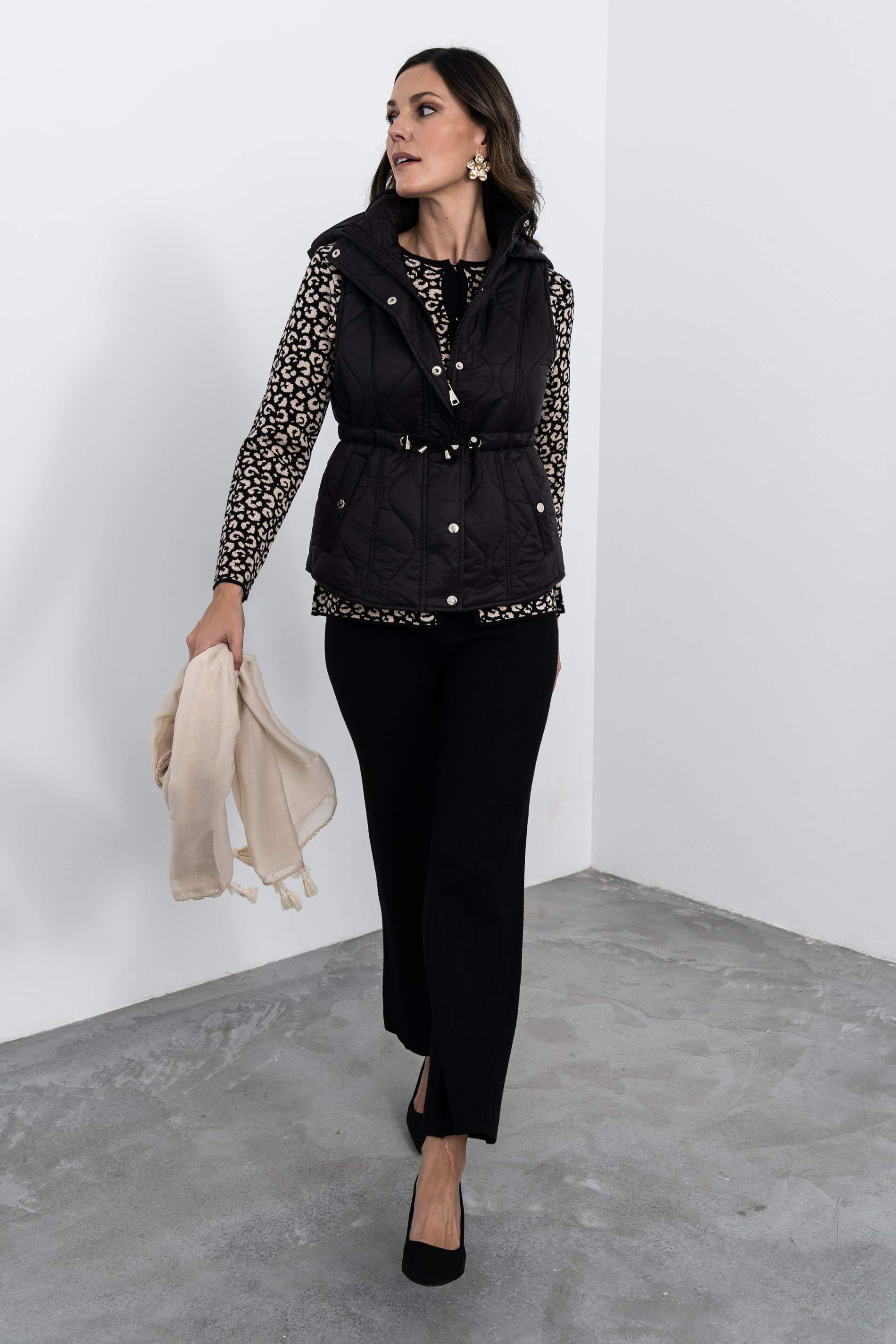 CHALECO PESPUNTES AJUSTABLE NEGRO