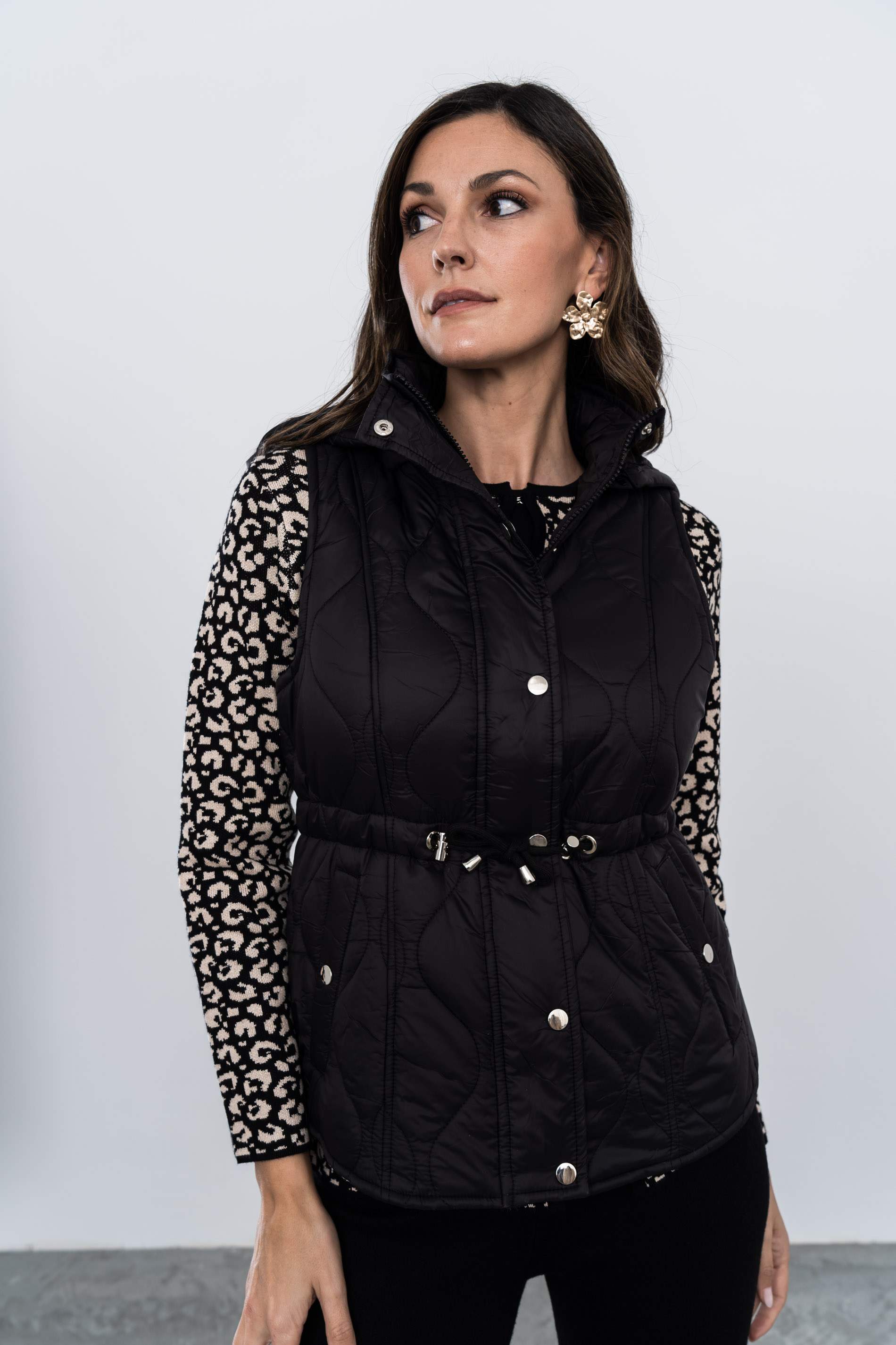 CHALECO PESPUNTES AJUSTABLE NEGRO