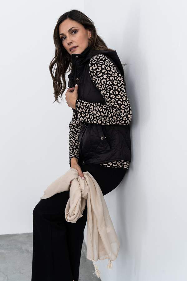 CHALECO PESPUNTES AJUSTABLE NEGRO