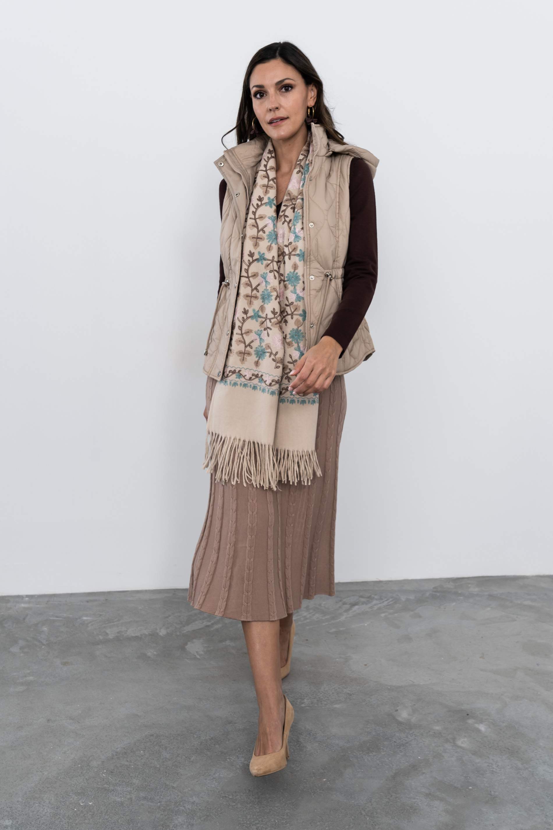 CHALECO PESPUNTES AJUSTABLE BEIGE