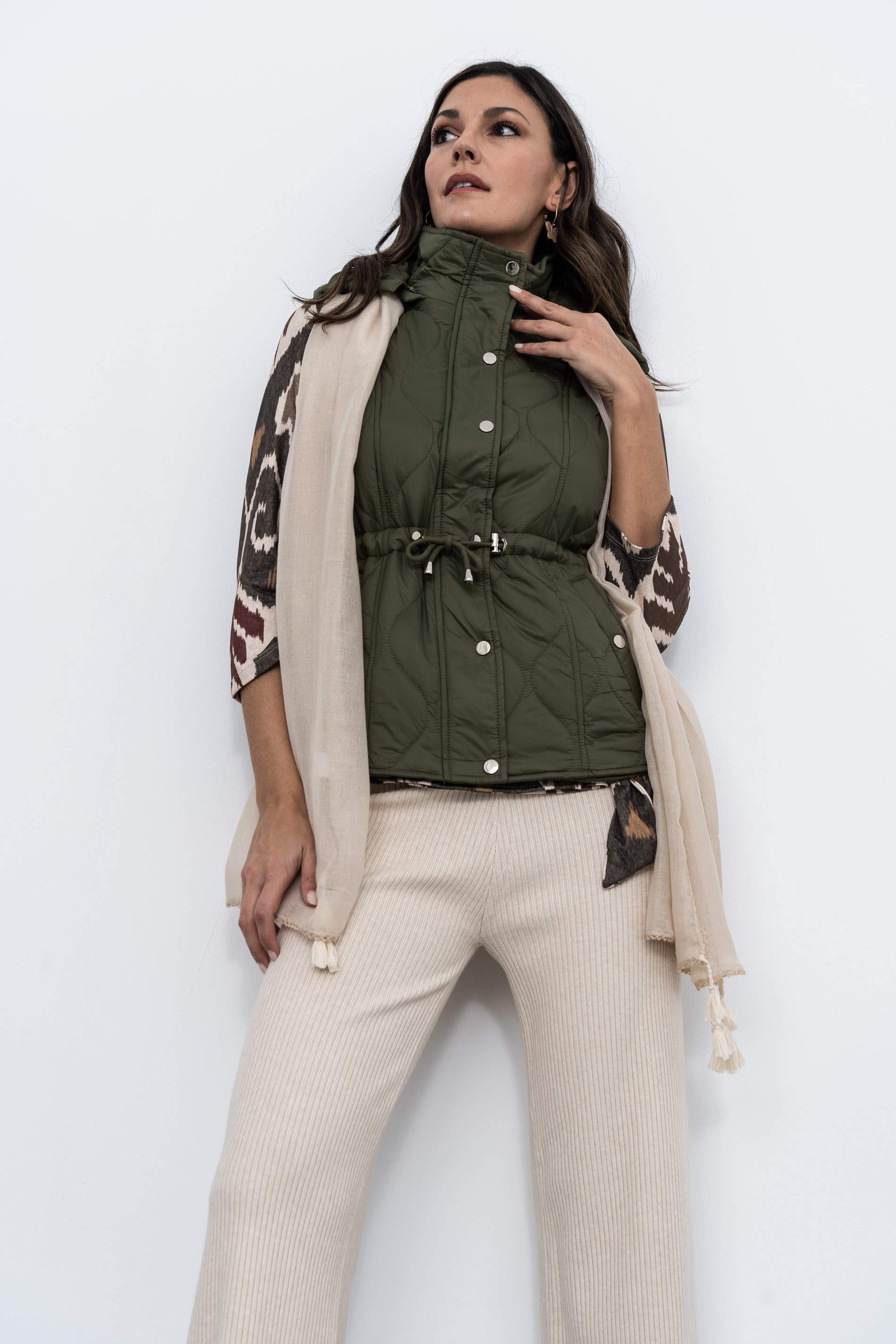 CHALECO PESPUNTES AJUSTABLE KAKI