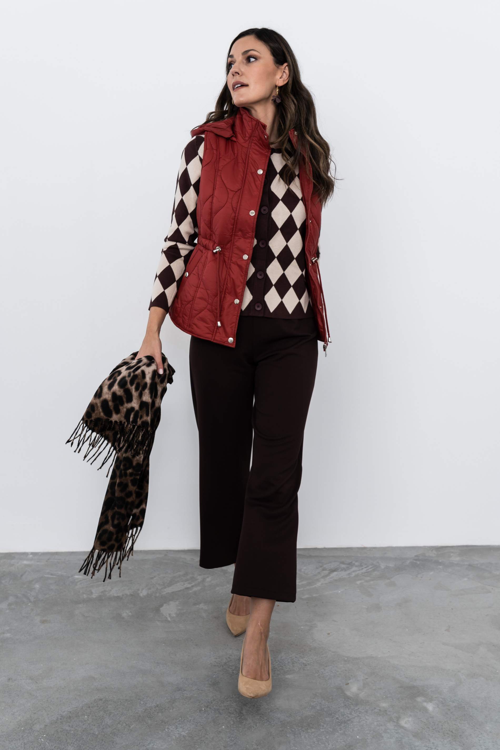 CHALECO PESPUNTES AJUSTABLE GUINDA