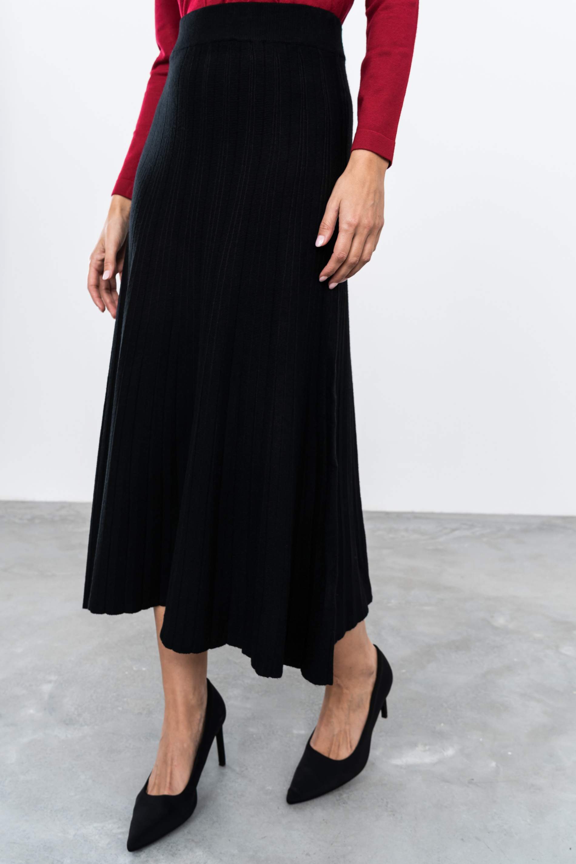 FALDA PUNTO CANALÉ NEGRO