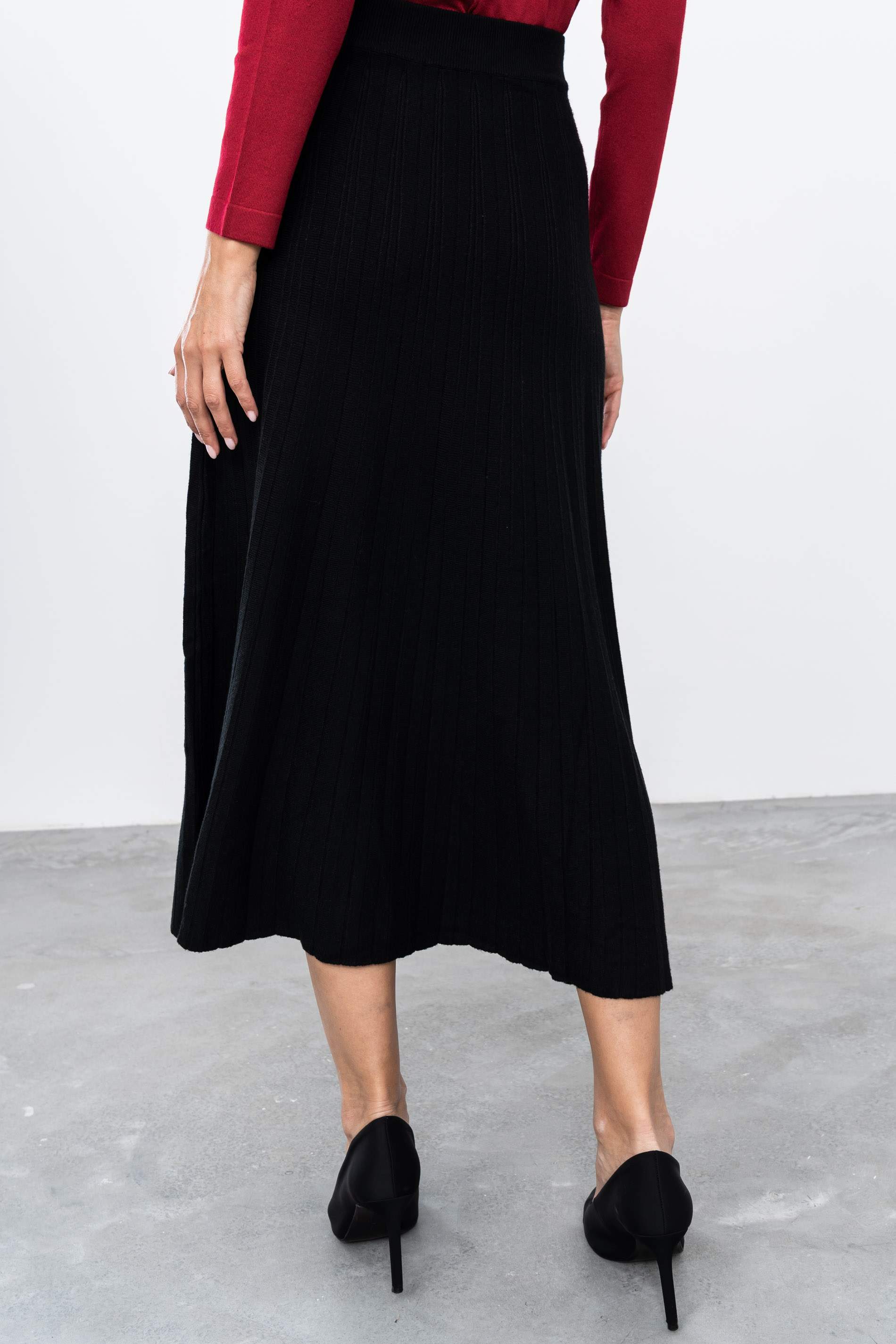 FALDA PUNTO CANALÉ NEGRO