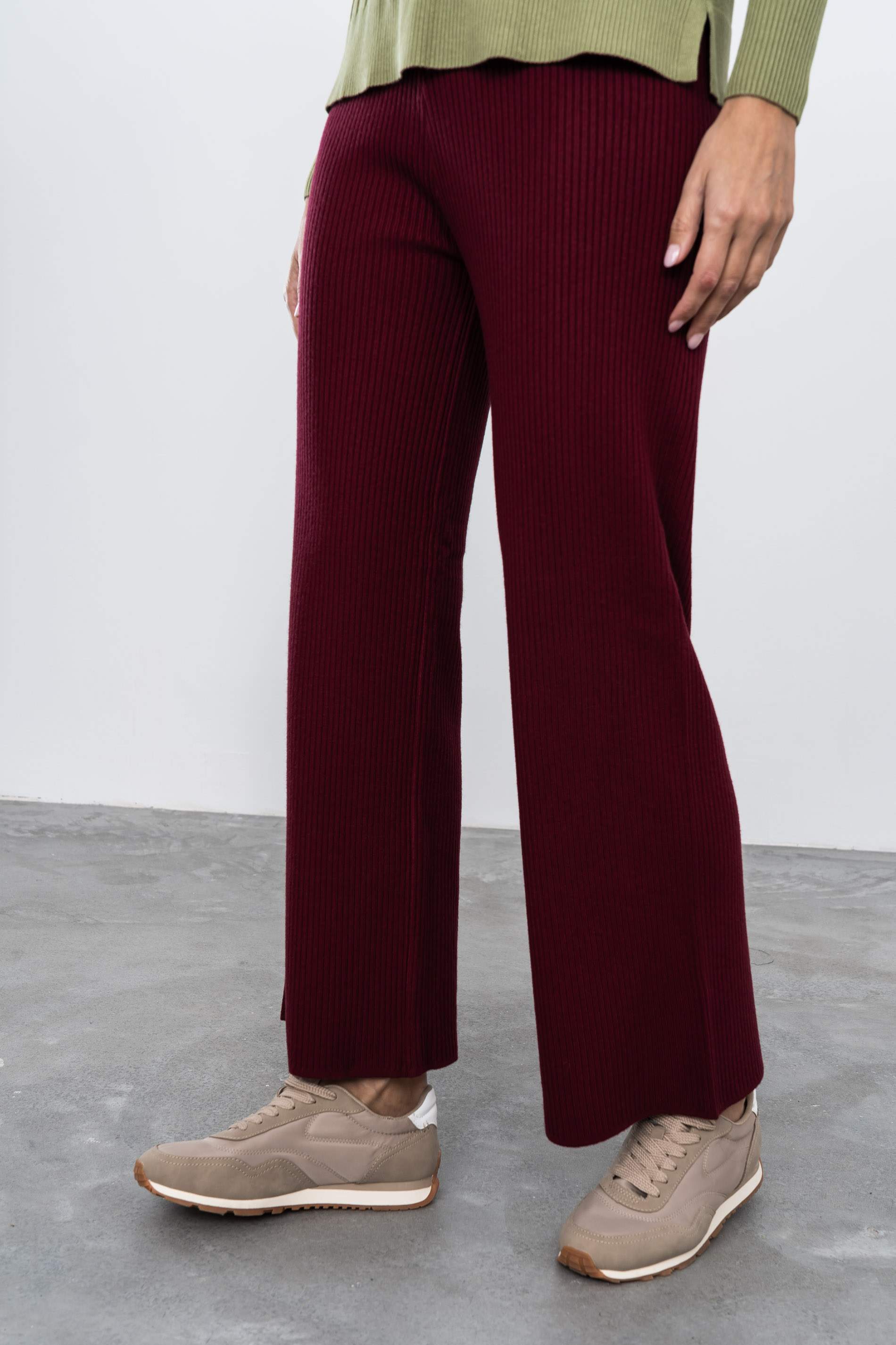 PANTALÓN PUNTO CANALÉ GRANATE