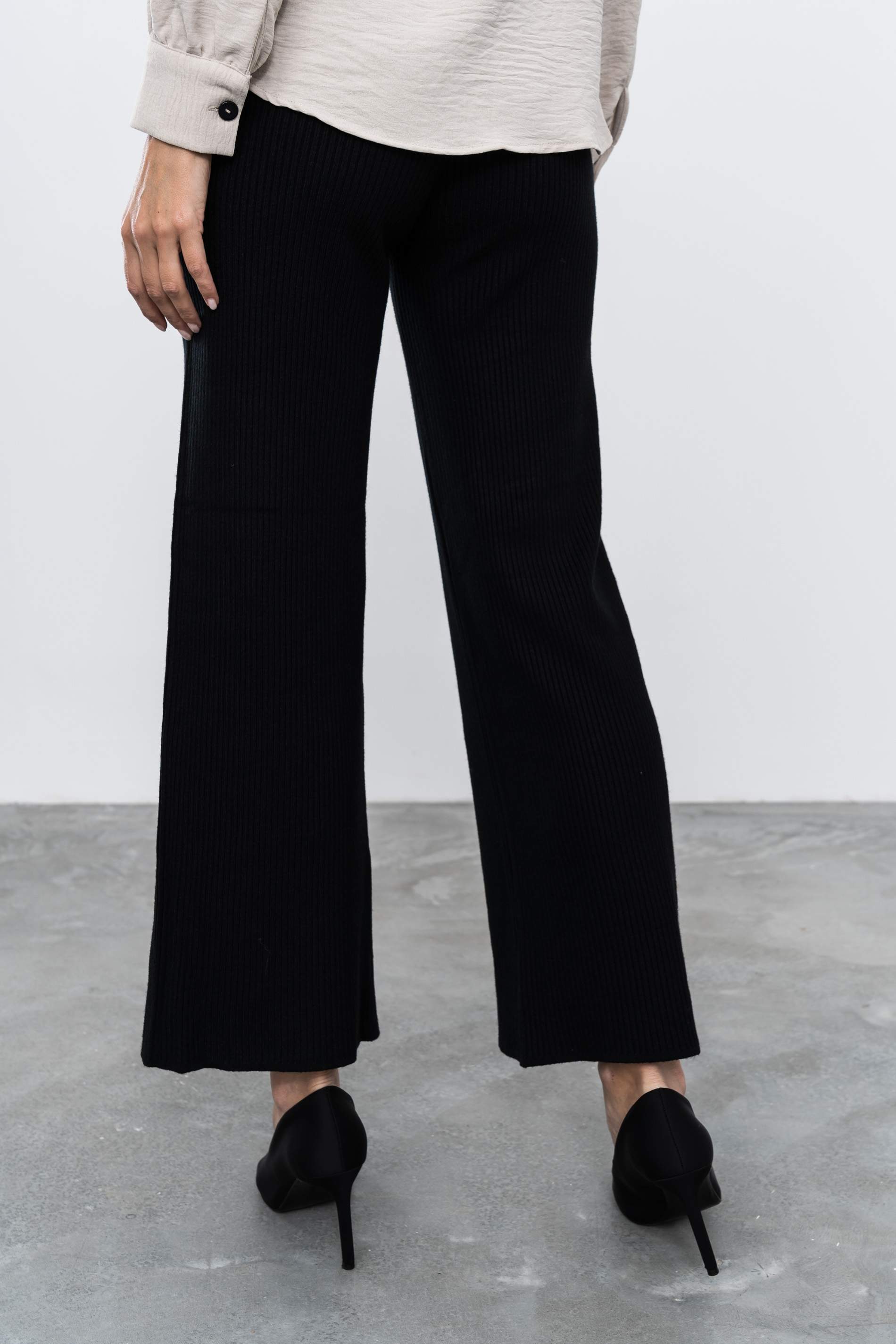 PANTALÓN PUNTO CANALÉ NEGRO