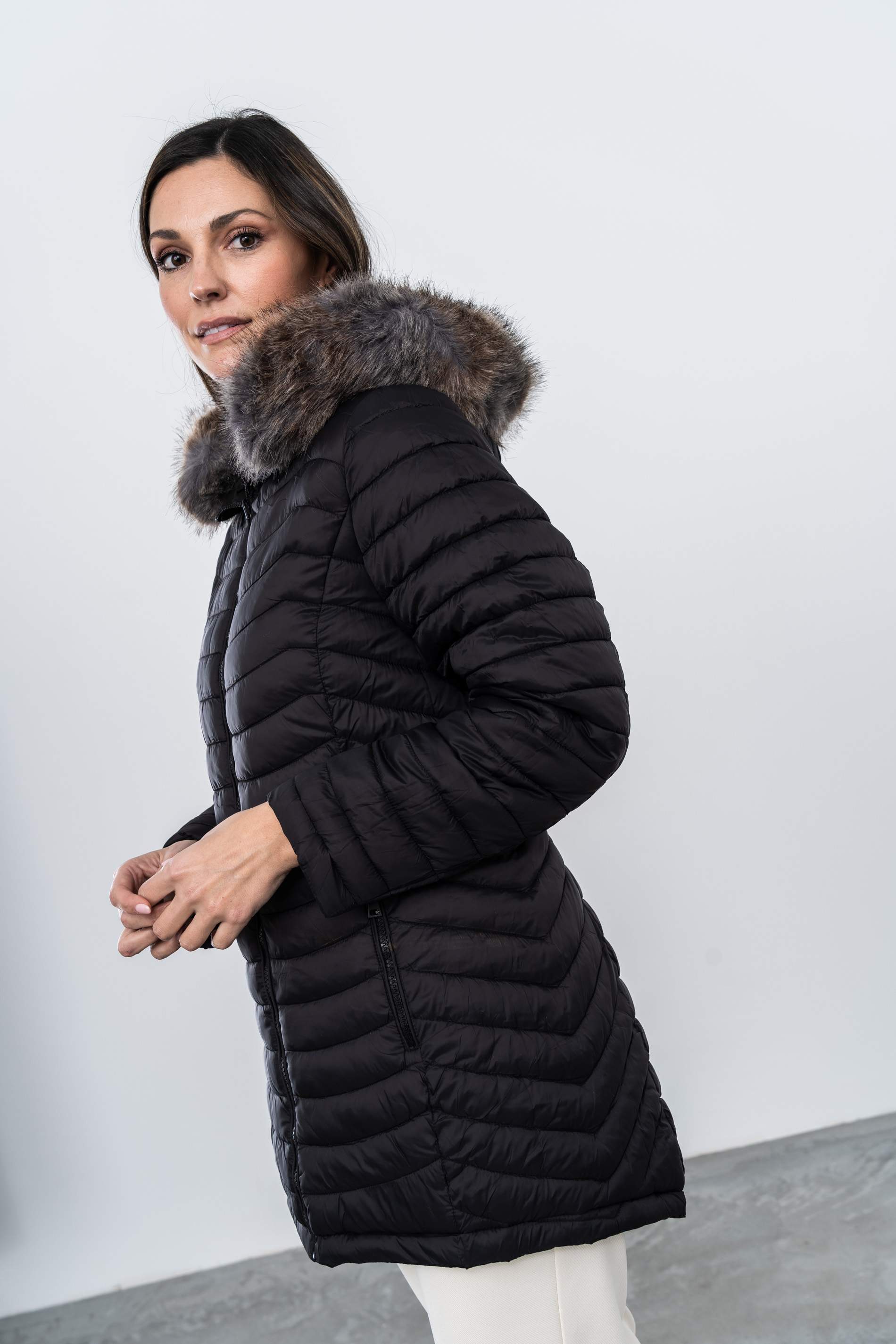 PARKA REVERSIBLE CAPUCHA PELO NEGRO