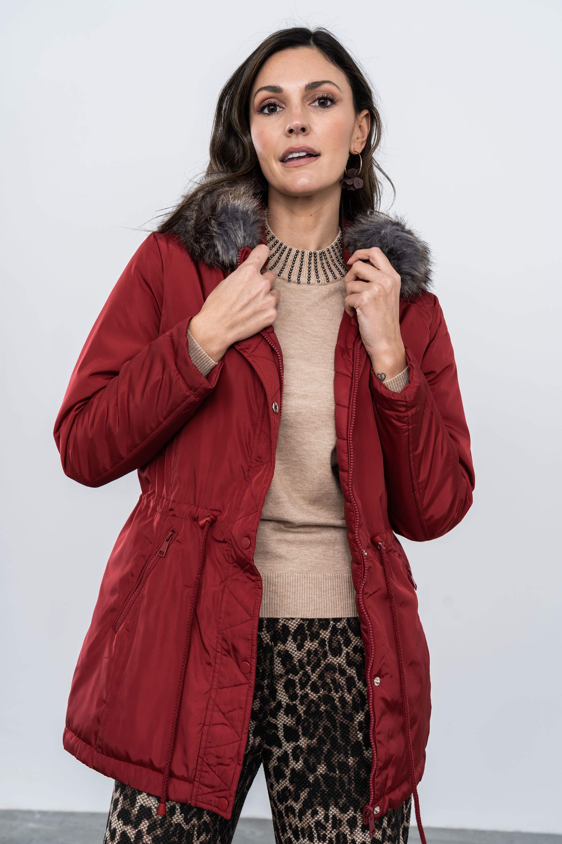 PARKA REVERSIBLE CAPUCHA PELO ROJO