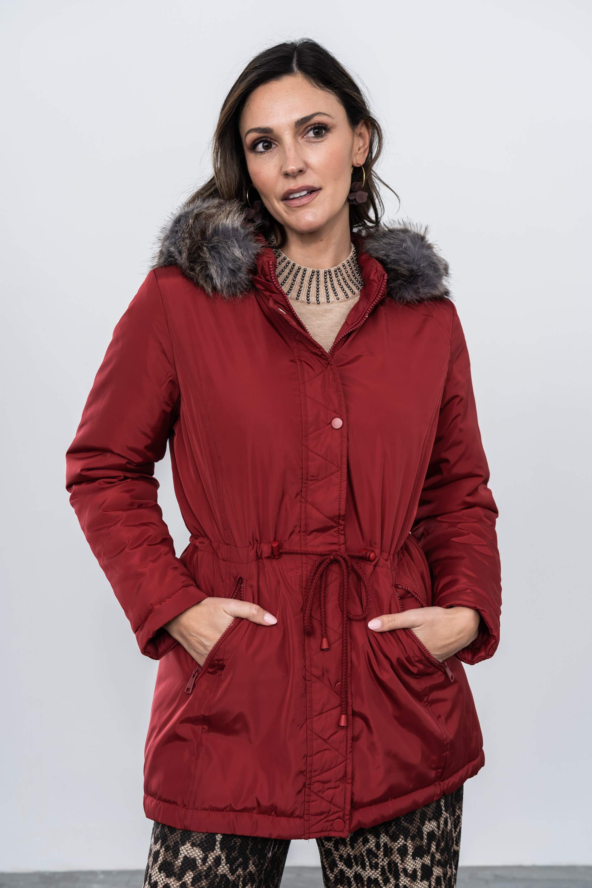 PARKA REVERSIBLE CAPUCHA PELO ROJO