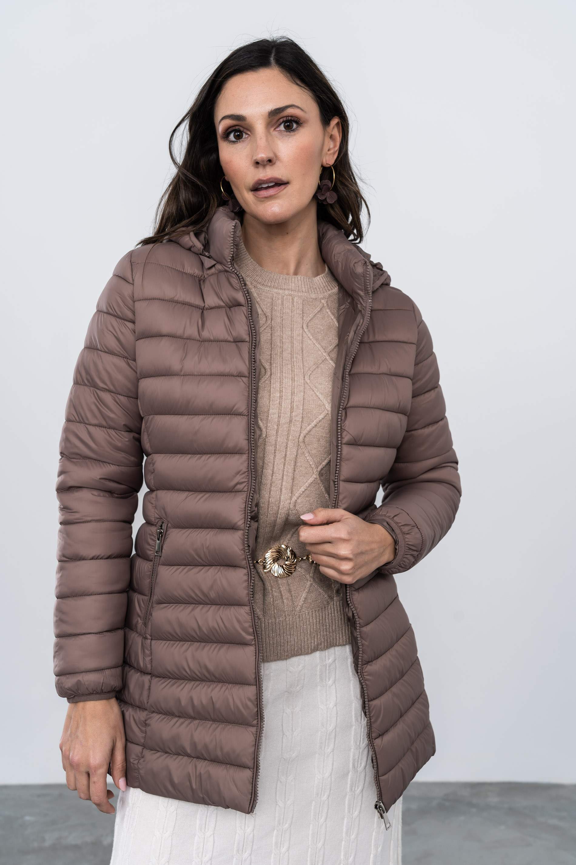 PARKA ACOLCHADA CAPUCHA TAUPE