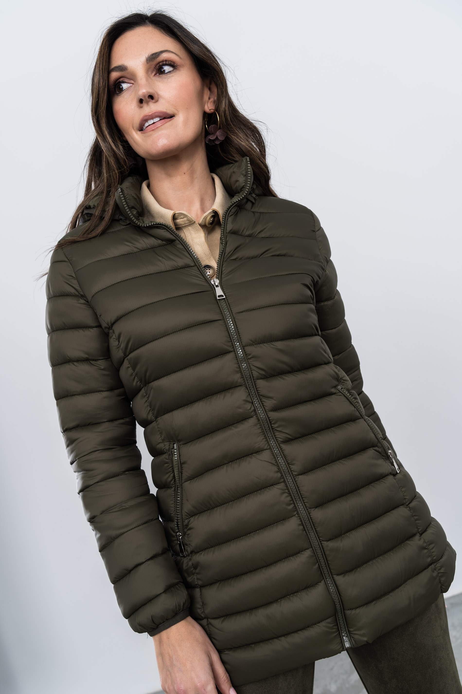 PARKA ACOLCHADA CAPUCHA KAKI