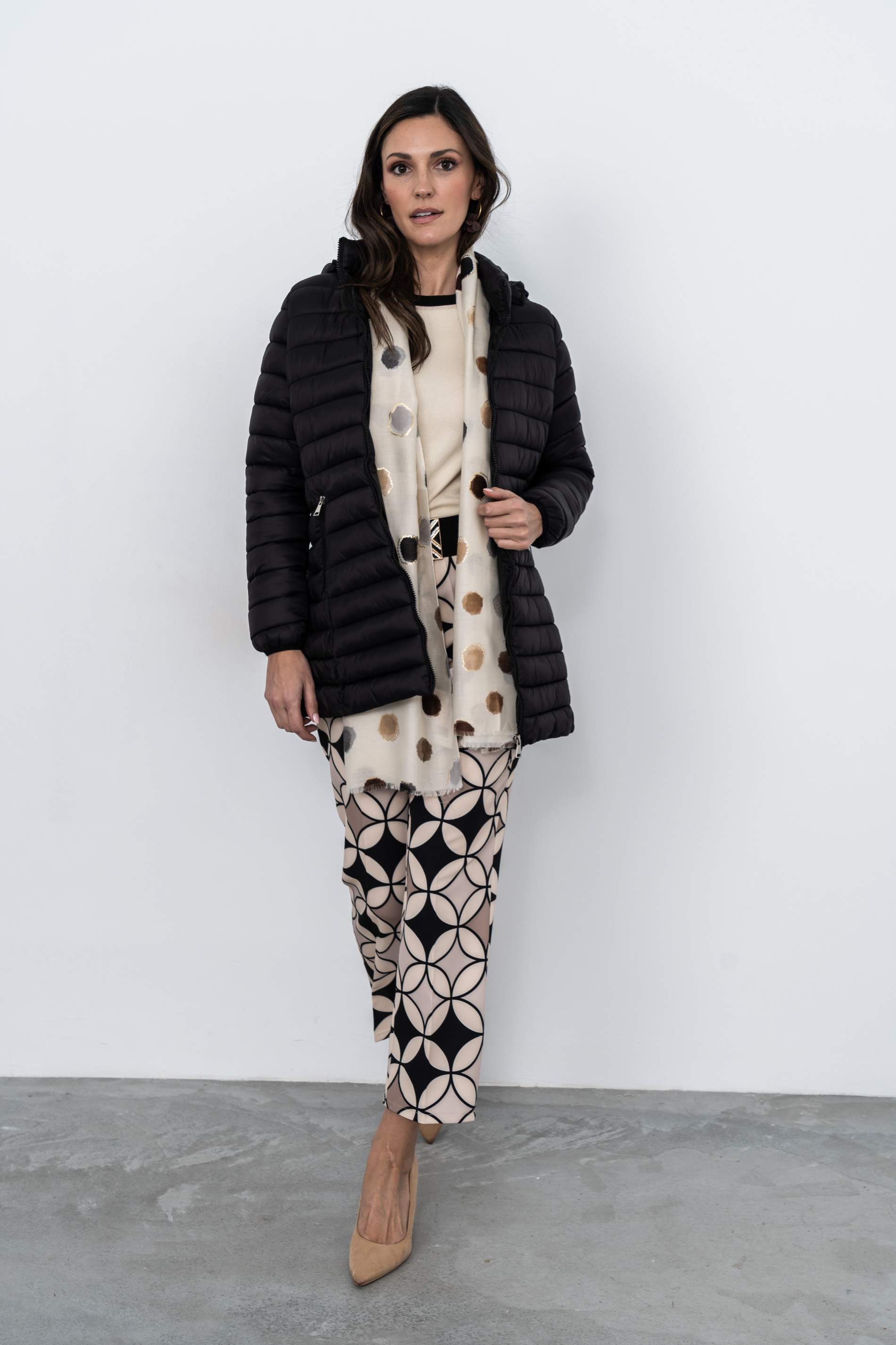 PARKA ACOLCHADA CAPUCHA NEGRO