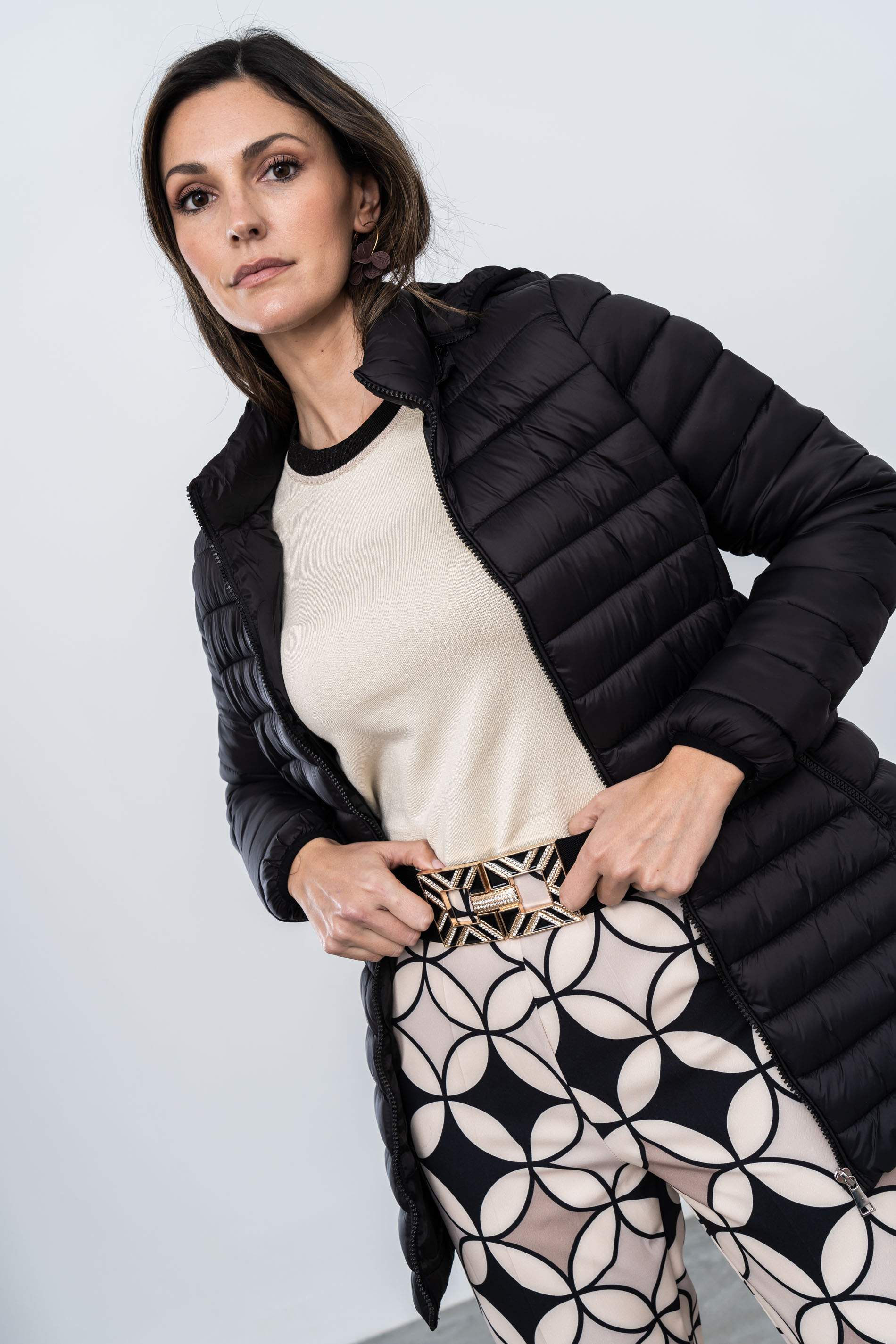 PARKA ACOLCHADA CAPUCHA NEGRO