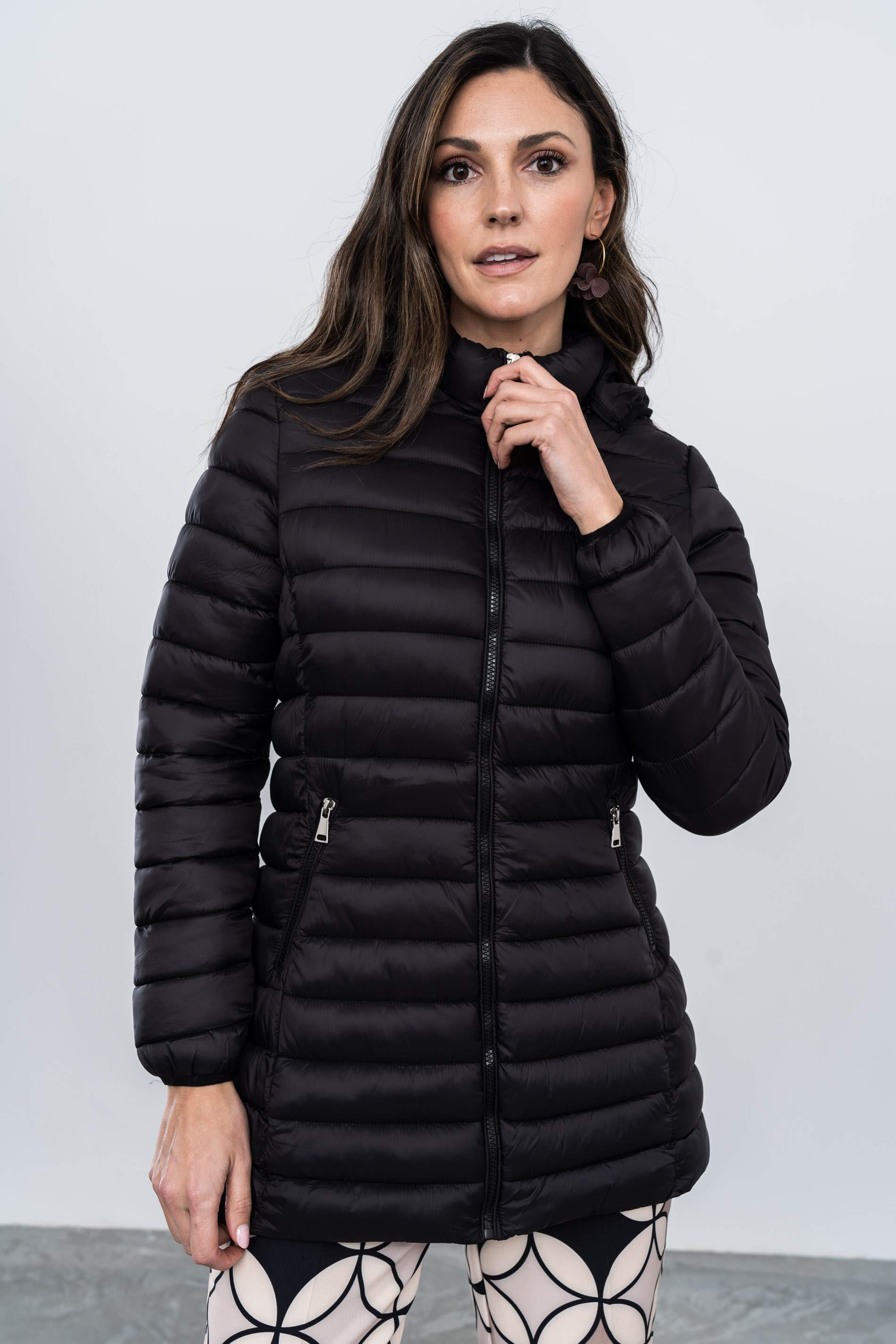 PARKA ACOLCHADA CAPUCHA NEGRO