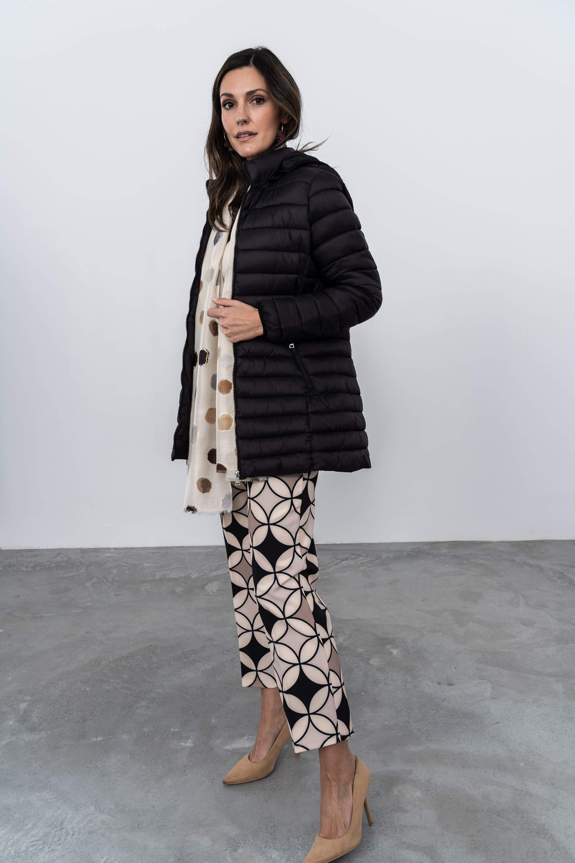 PARKA ACOLCHADA CAPUCHA NEGRO