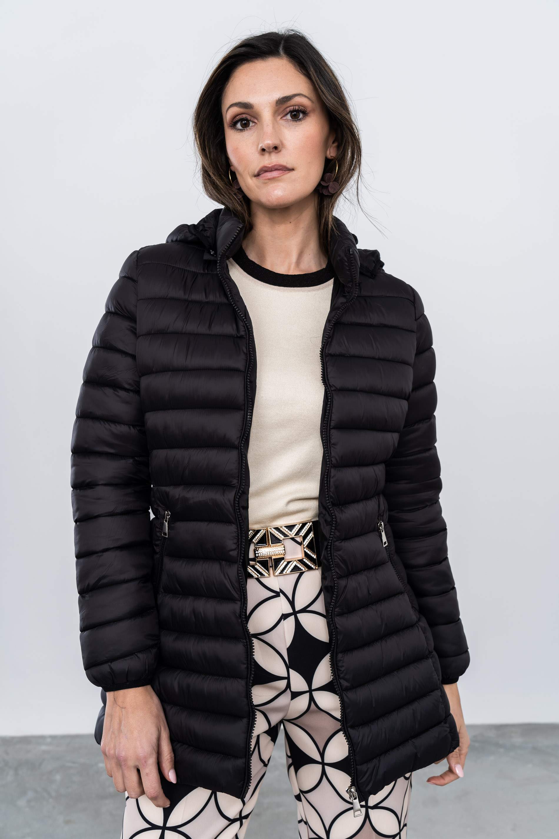 PARKA ACOLCHADA CAPUCHA NEGRO