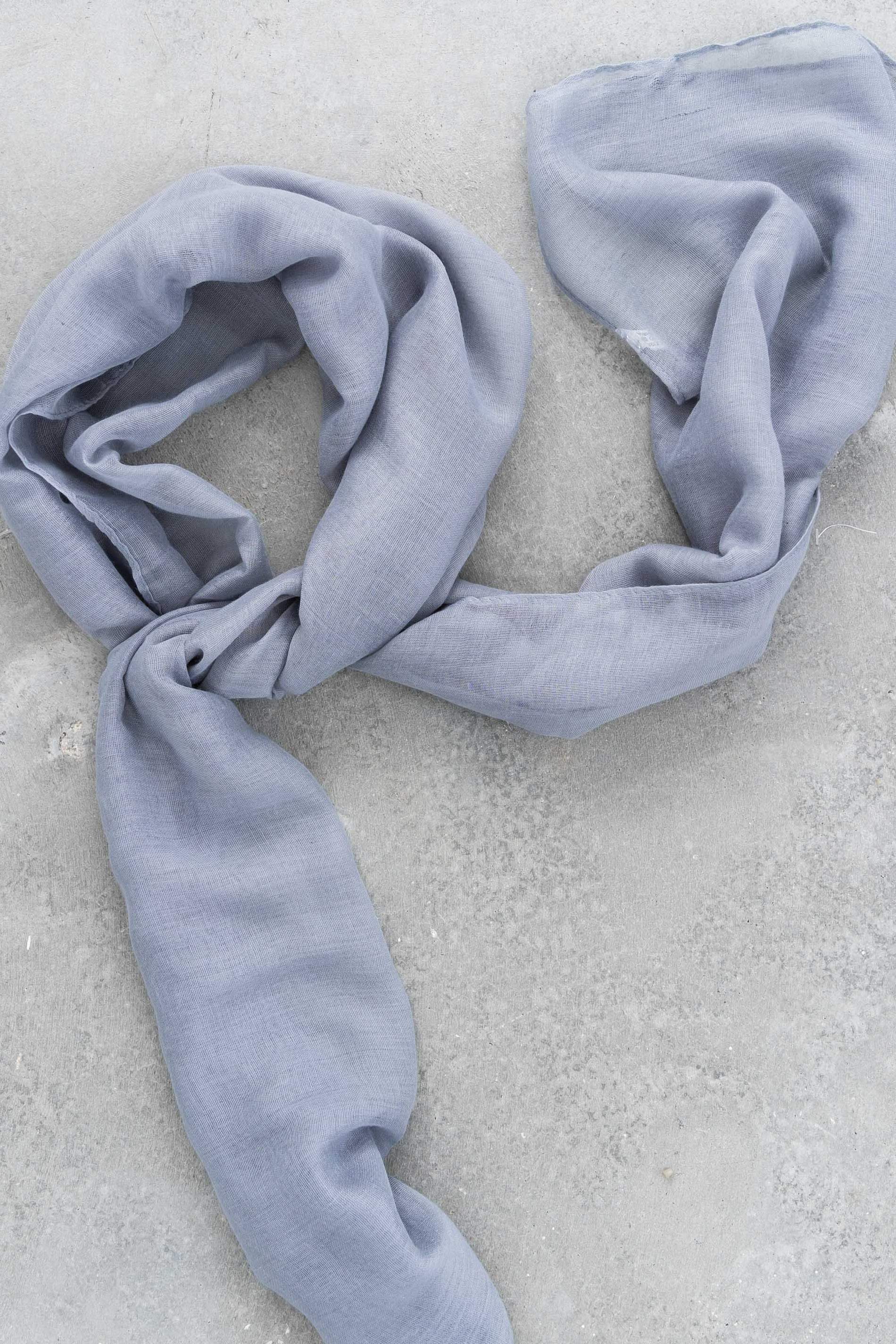 FOULARD BÁSICO COLOR PLOMO