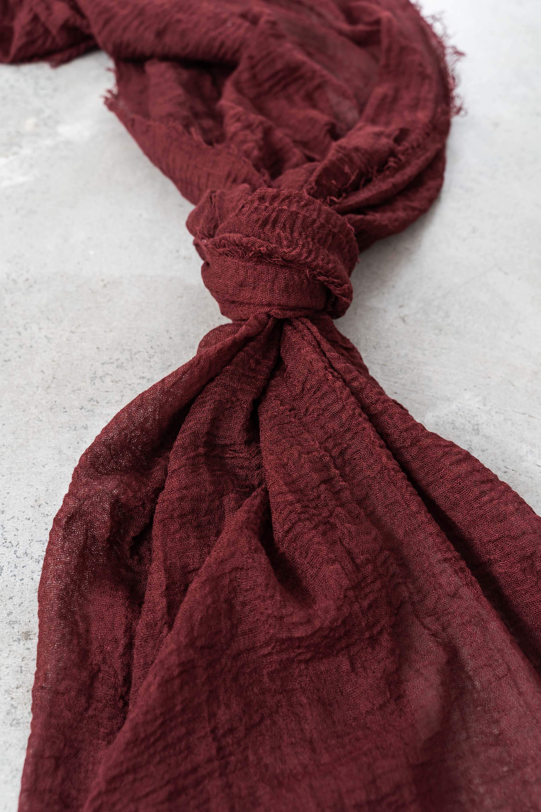FOULARD BÁSICO RUGOSO COLOR GRANATE