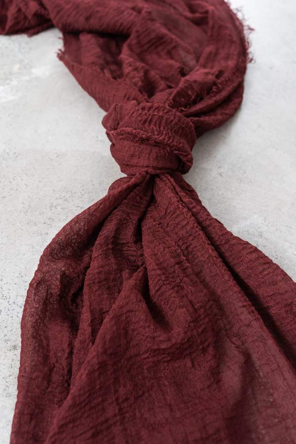 FOULARD BÁSICO RUGOSO COLOR GRANATE
