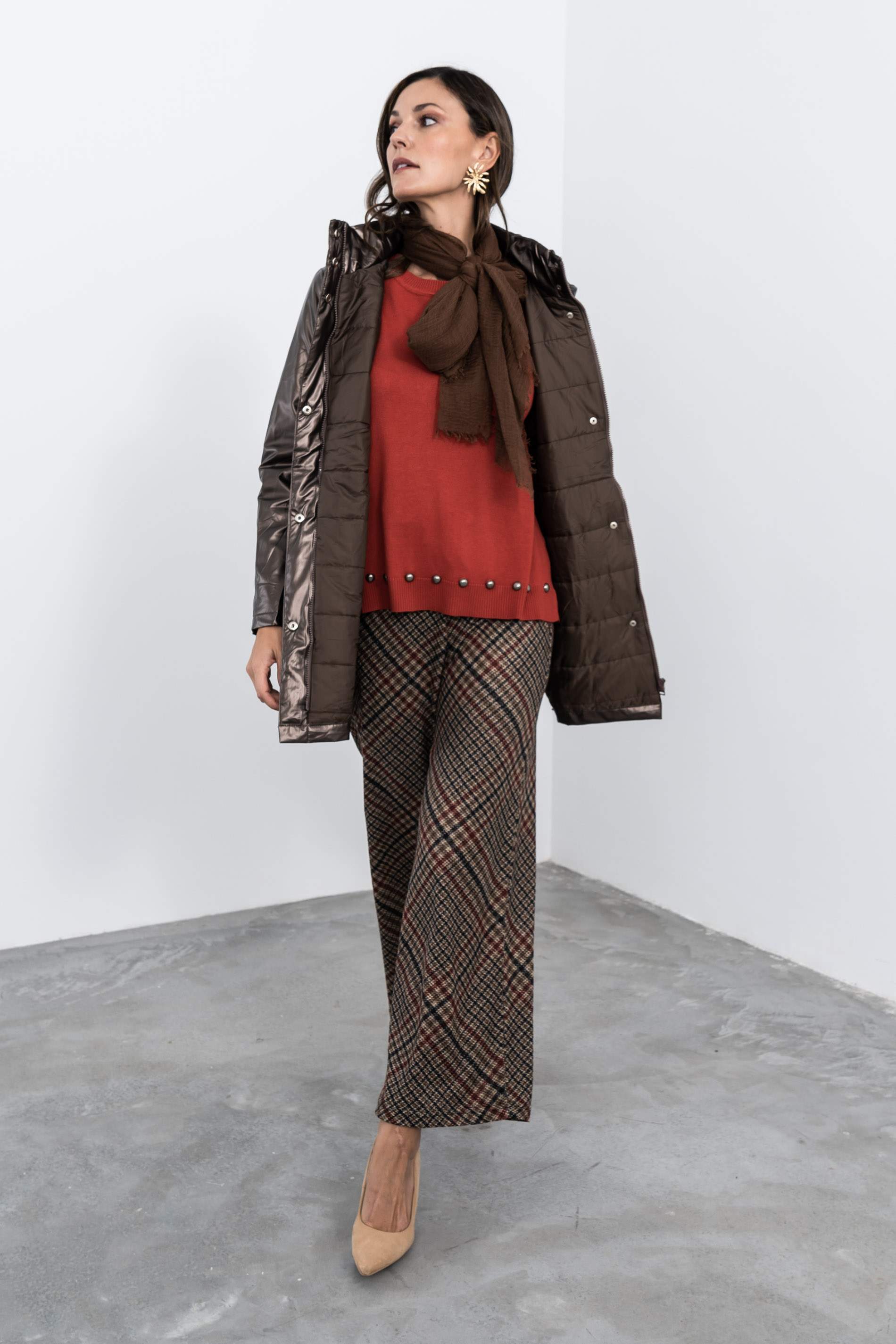 FOULARD BÁSICO RUGOSO COLOR MARRÓN