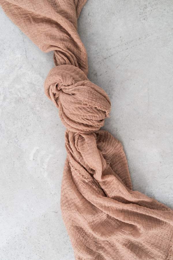 FOULARD BÁSICO RUGOSO COLOR TOSTADO