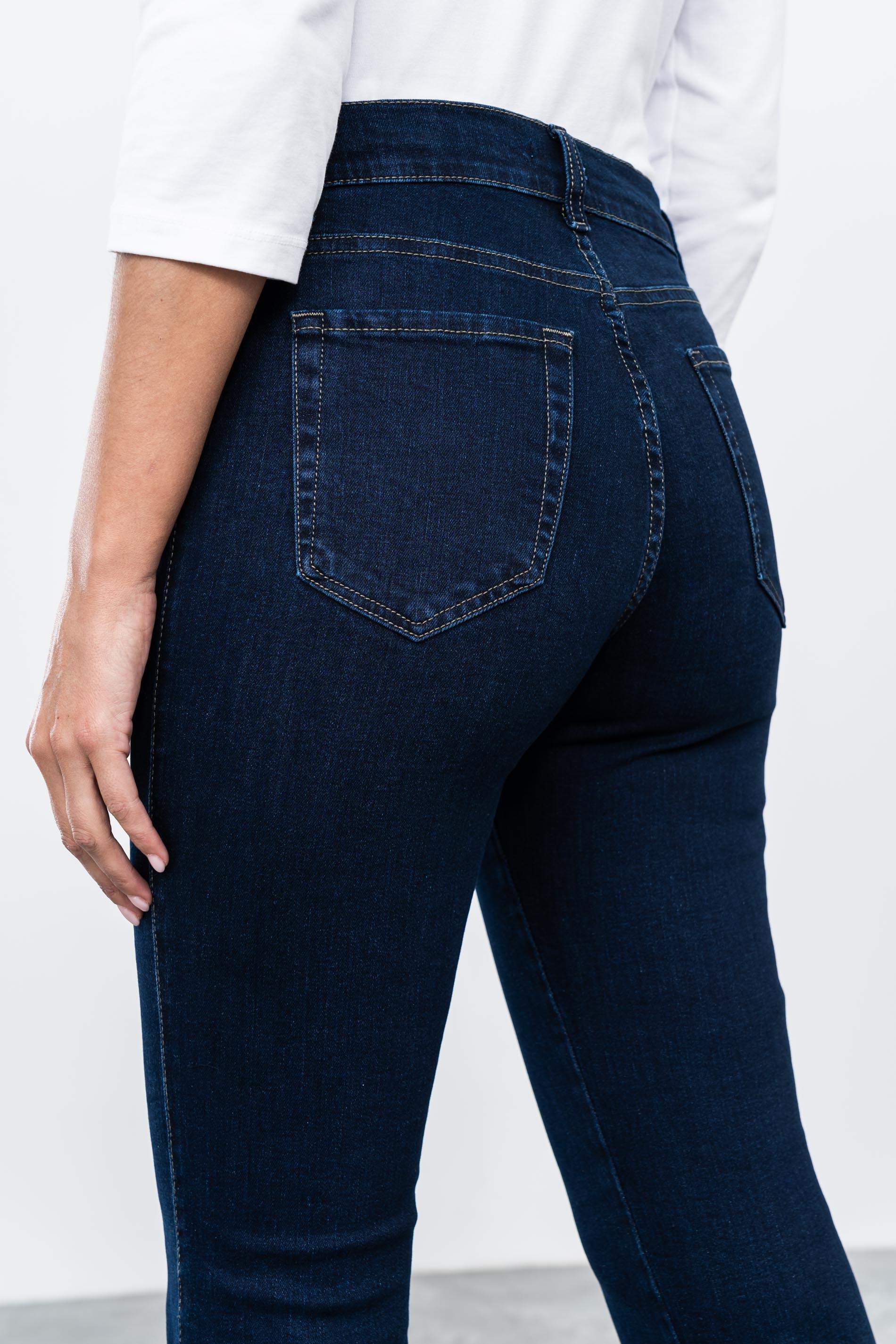 PANTALÓN VAQUERO RECTO MARINO