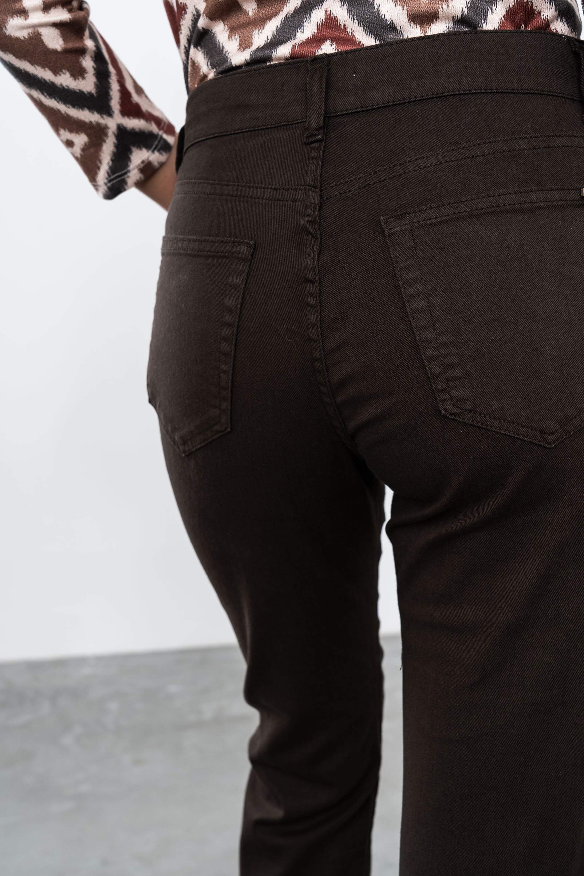 PANTALÓN 5 BOLSILLOS CHOCOLATE