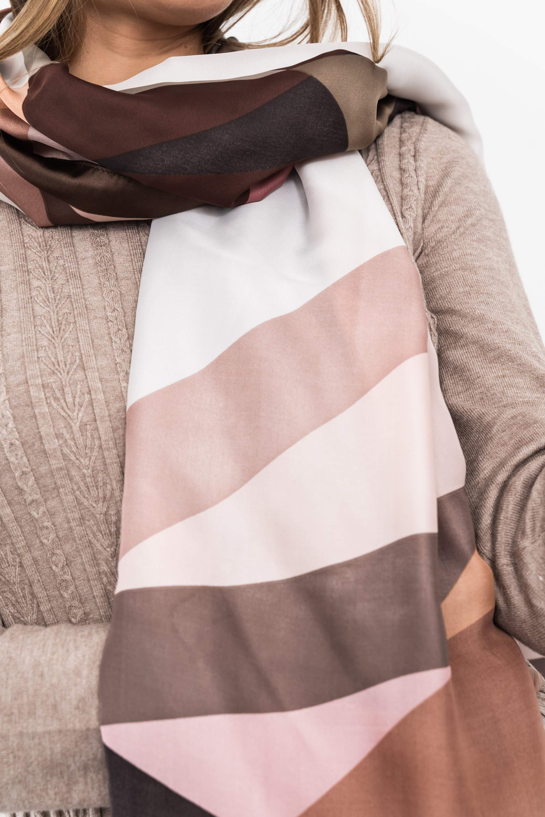FOULARD EFECTO SEDA ABSTRACTO