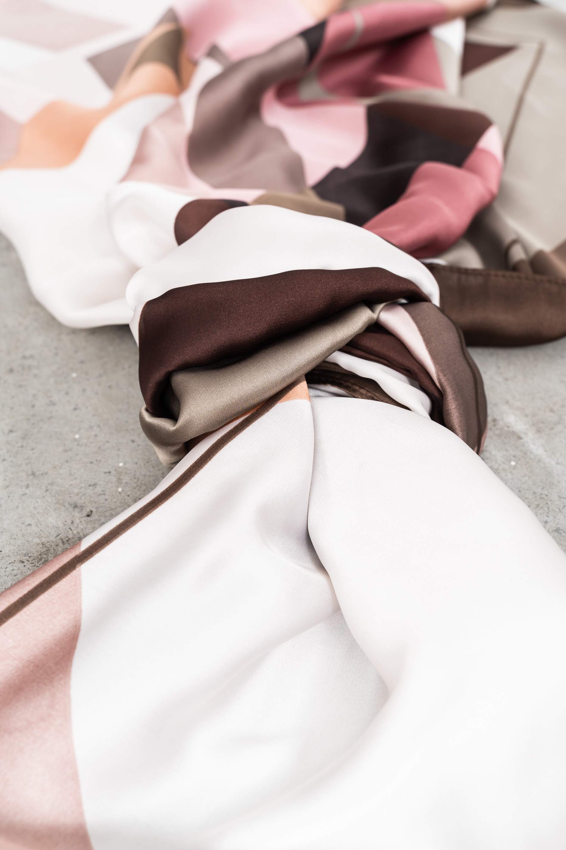 FOULARD EFECTO SEDA ABSTRACTO