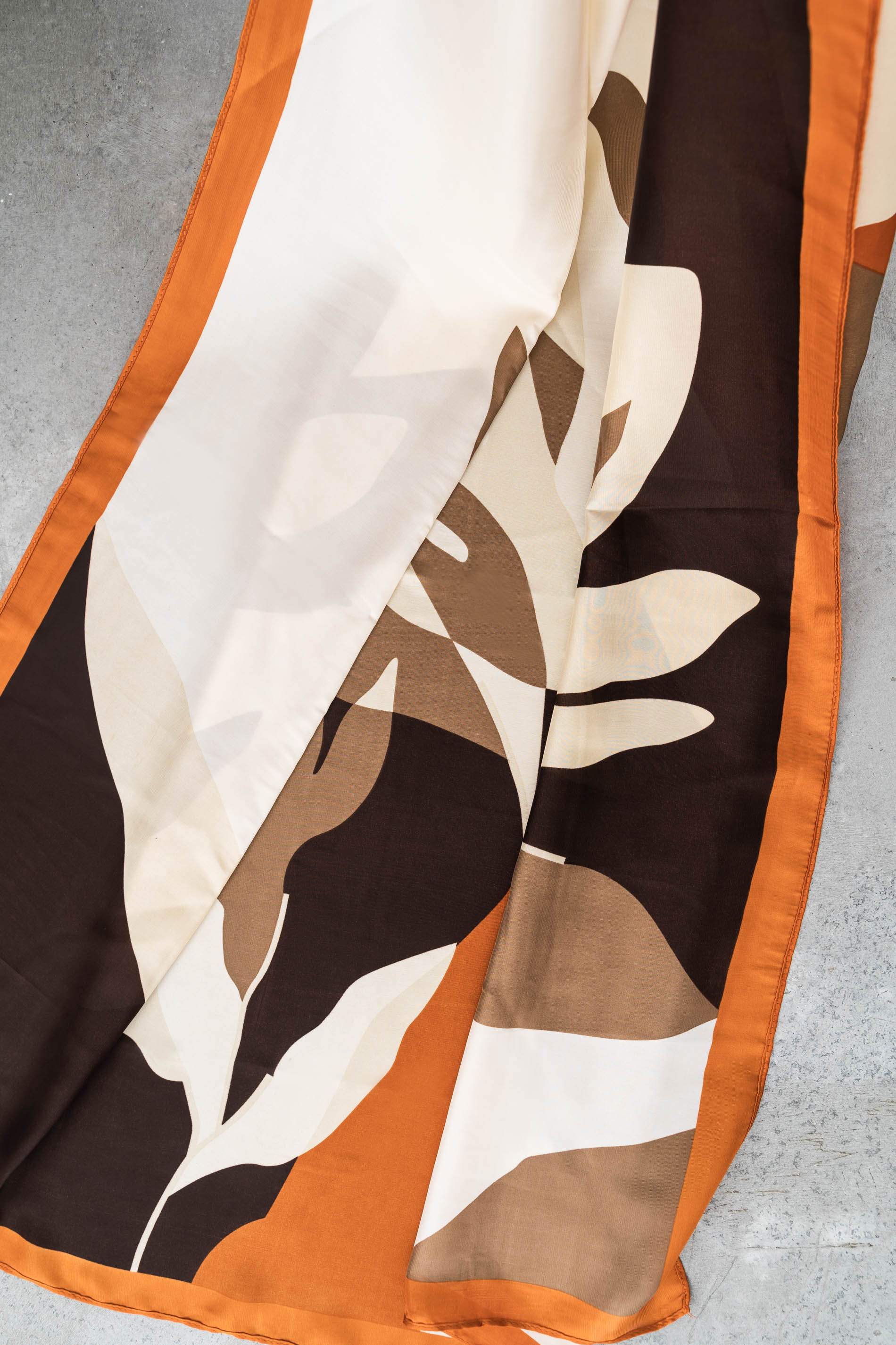 FOULARD EFECTO SEDA HOJAS