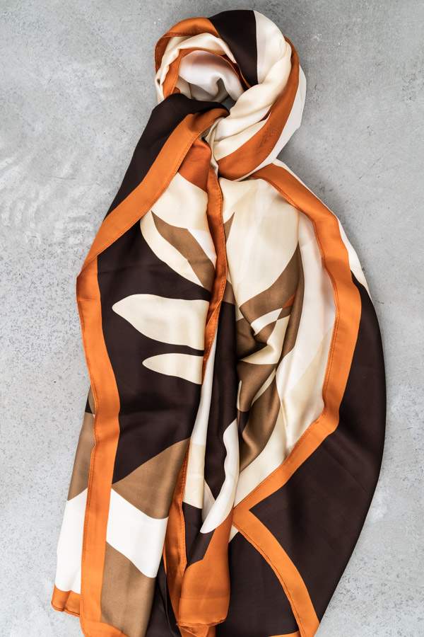 FOULARD EFECTO SEDA HOJAS