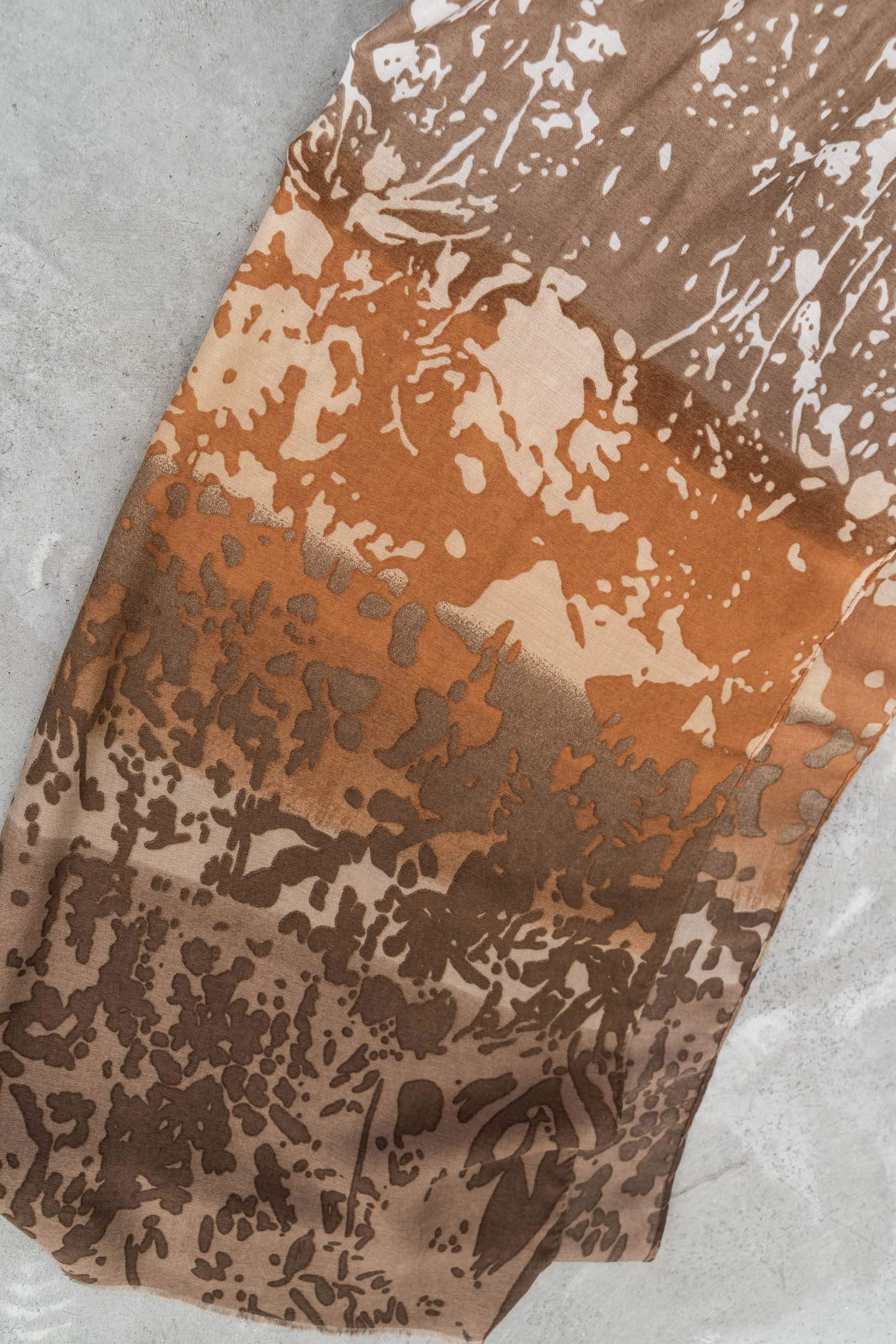 FOULARD BLOQUES ESTAMPADO MARRÓN
