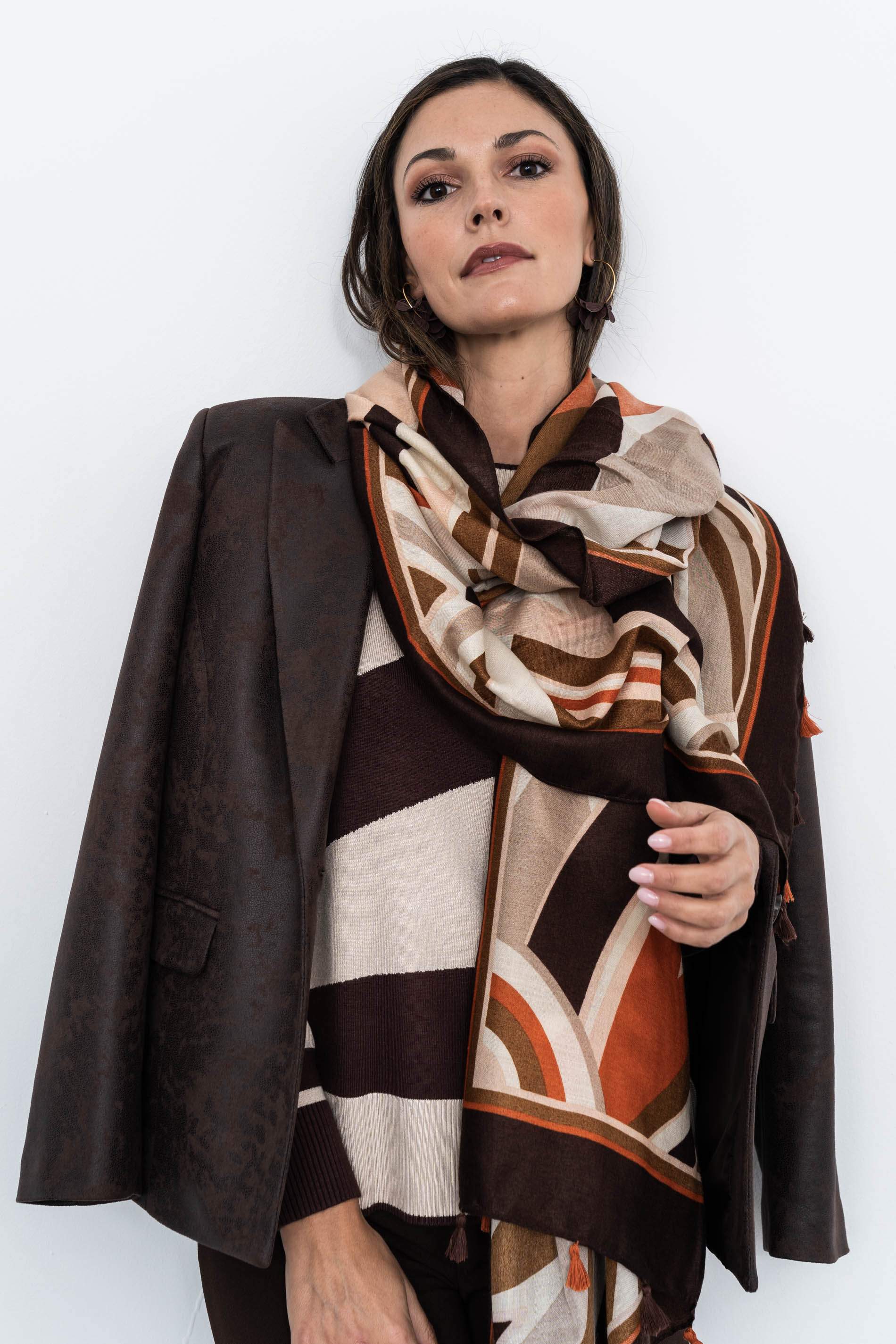 FOULARD GEOMÉTRICOS POMPONES CALDERA