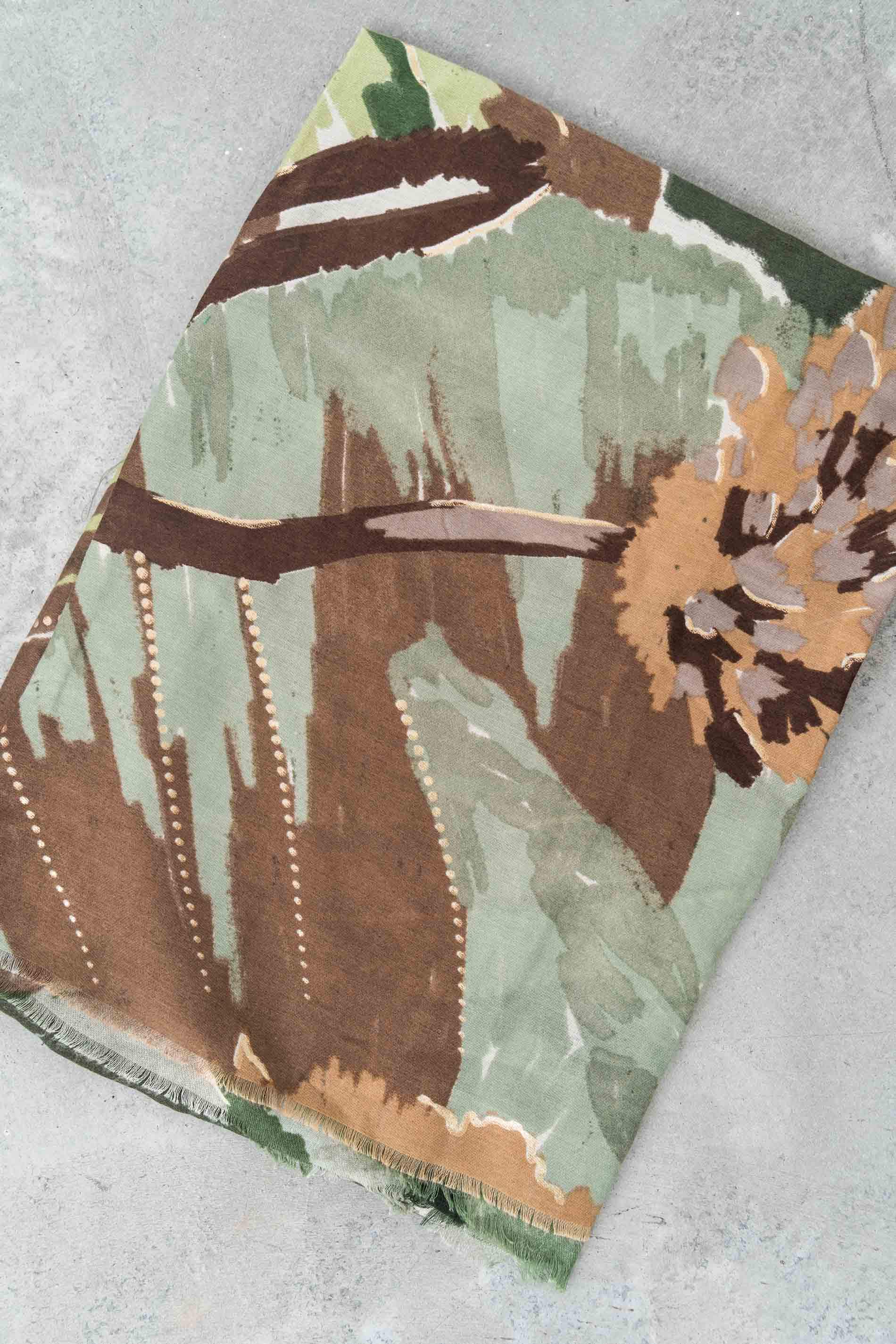 FOULARD FLOR DETALLE ORO VERDE